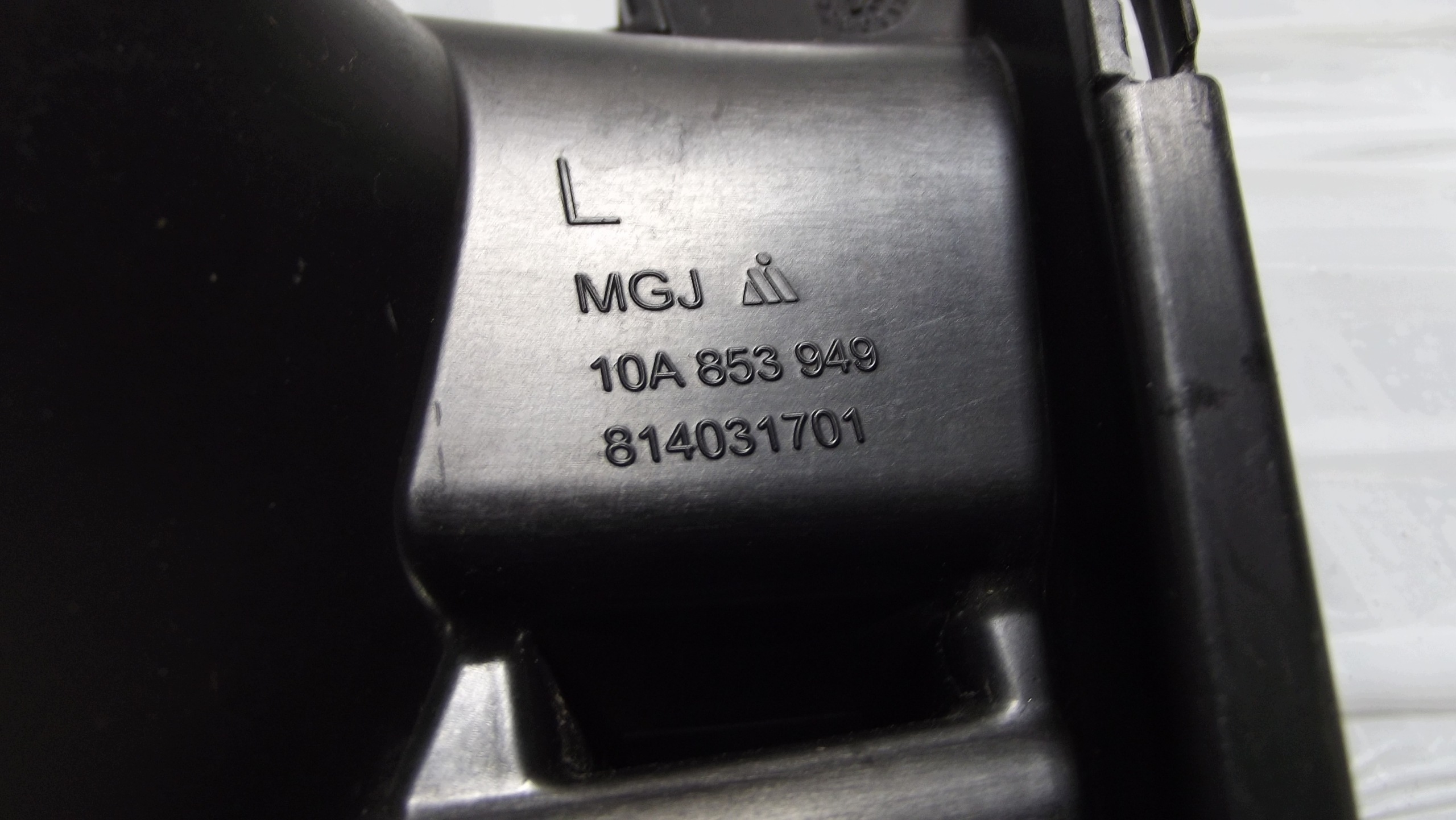 VW ID3 držák nárazníku levý předek 10A853949