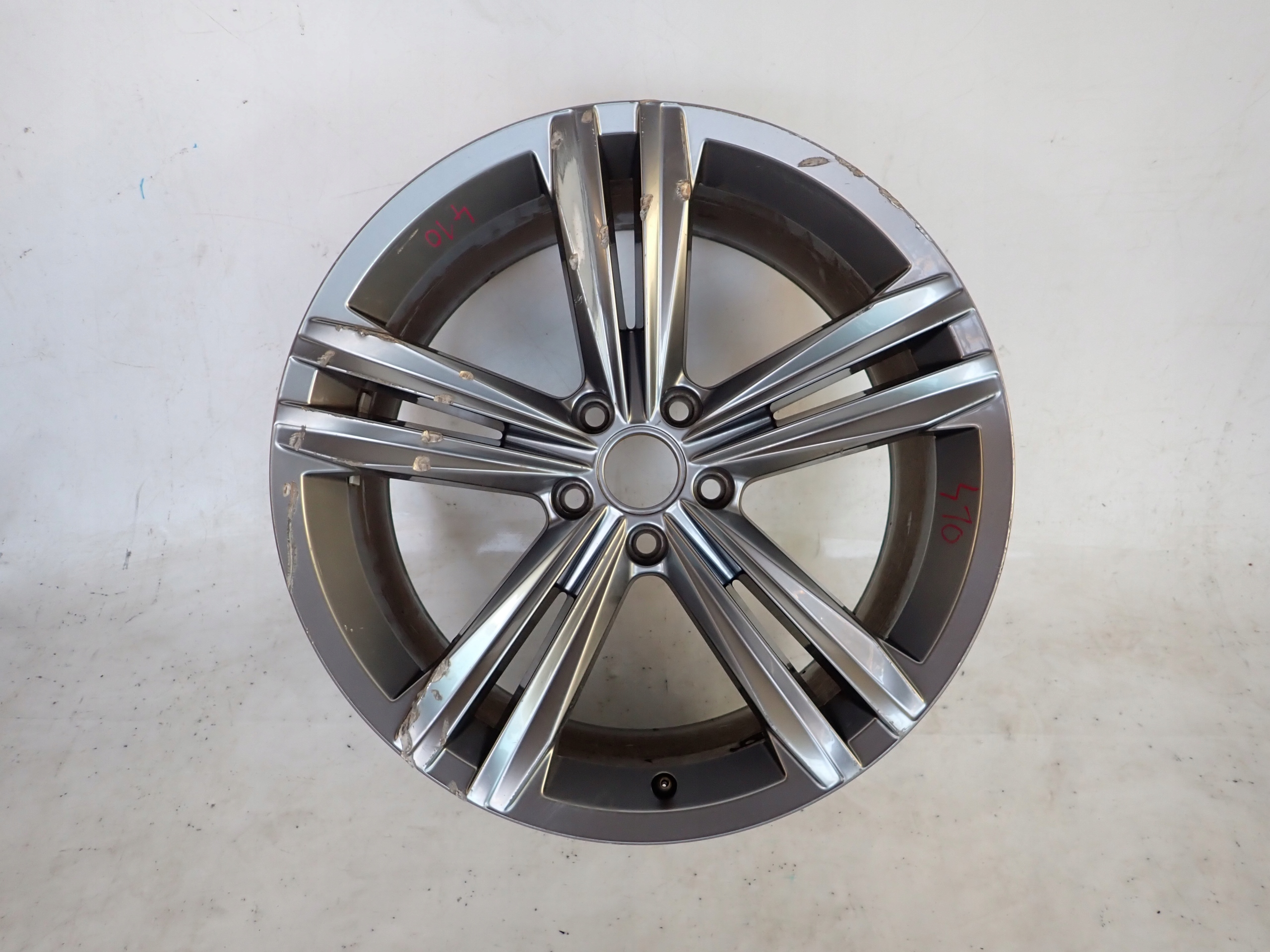 VW TIGUAN II 5NA 19" disk hliníkový 5NA6010255E