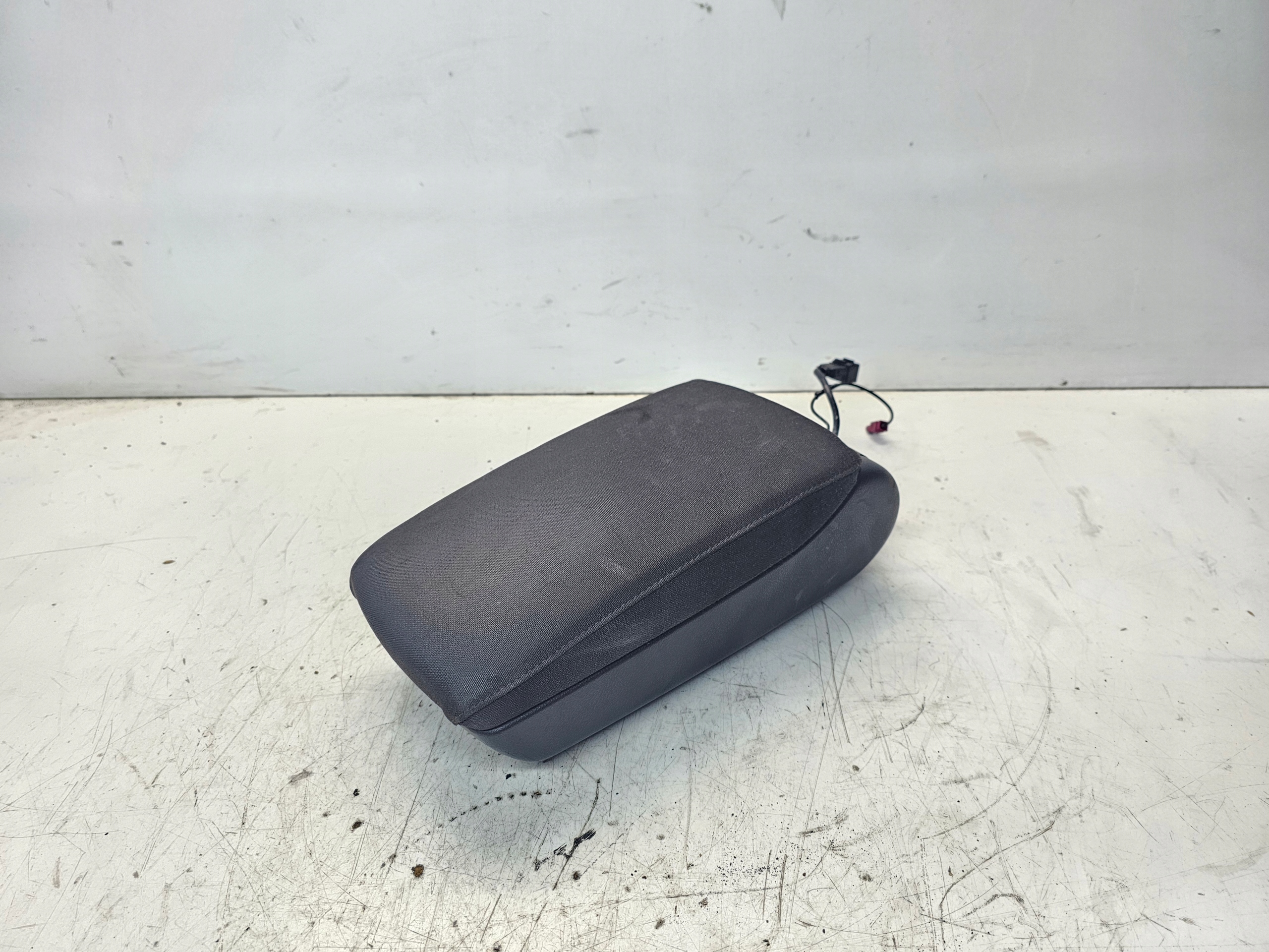 Armlehne vorne AUDI A6 C6 *MATERIAL* *3**
