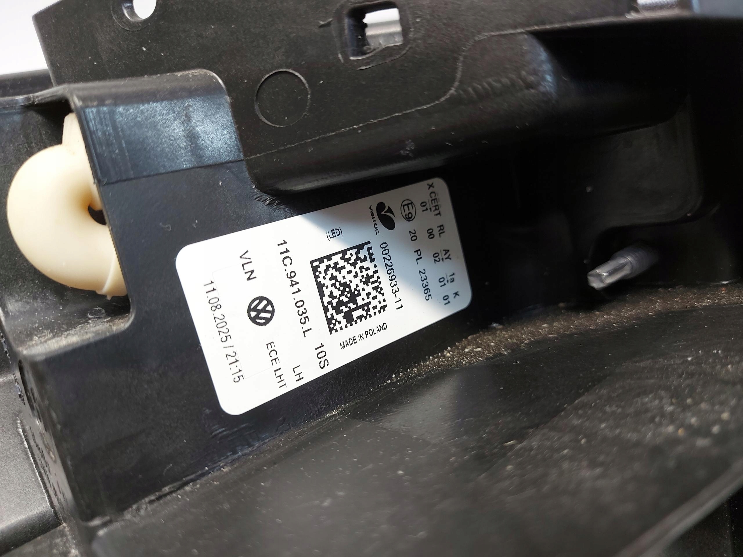VW ID5 GTX 11E light left front RHD 11C941035L