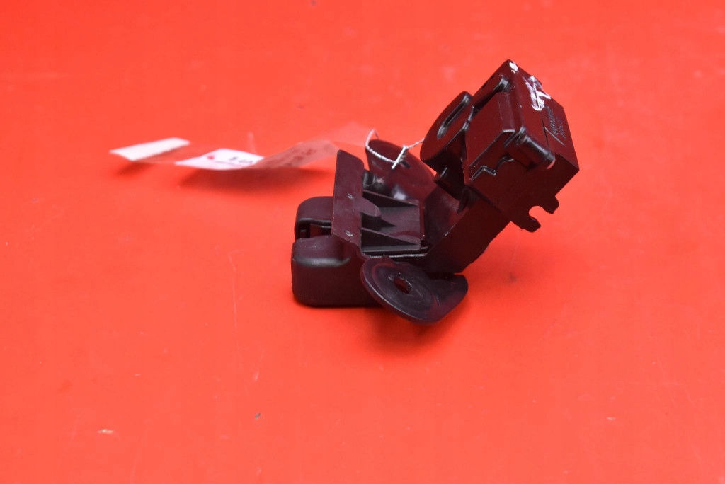 lock bonnet rear part boot 906002009R DACIA SPRING 21