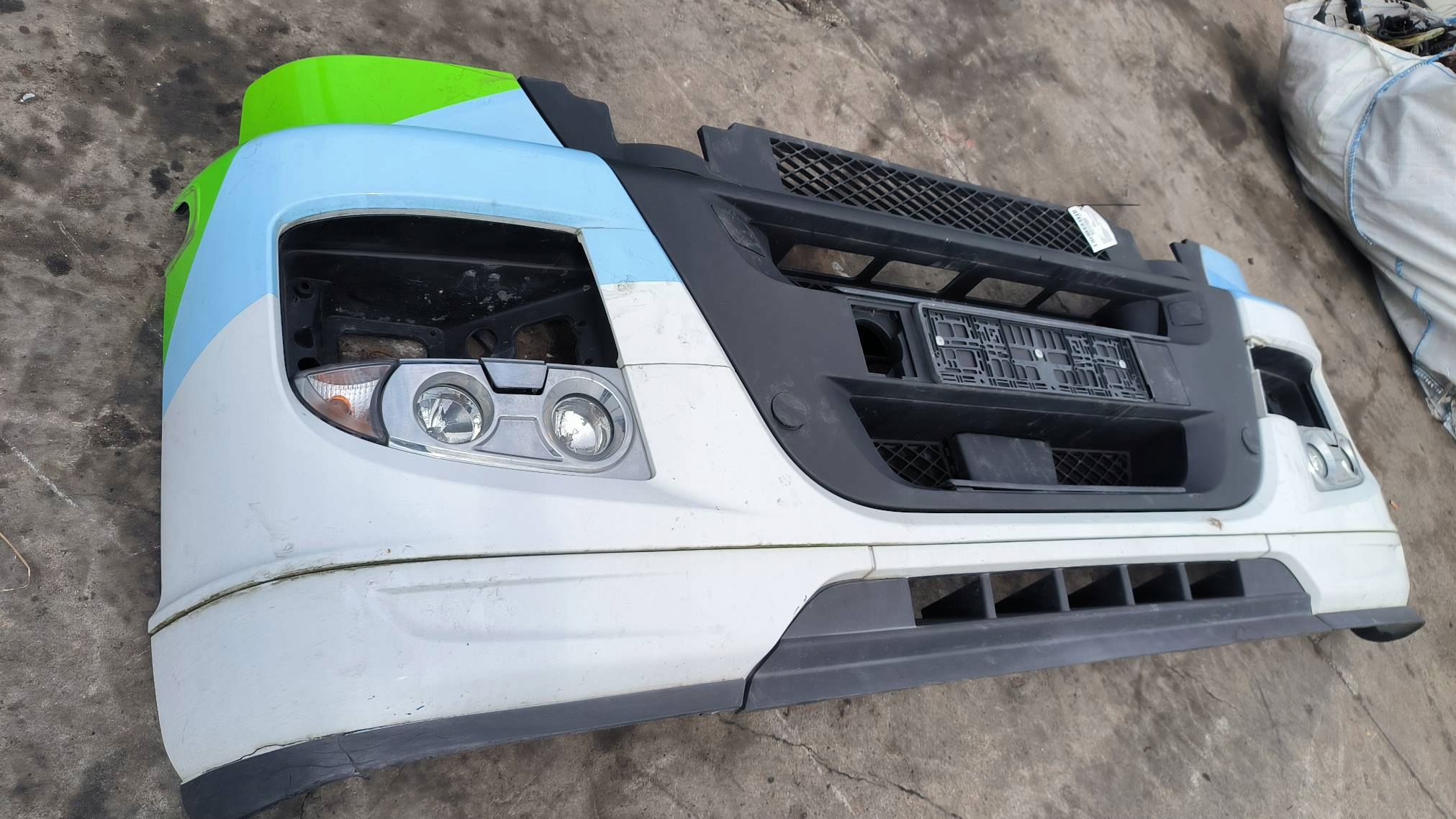 bumper front IVECO STRALIS HI WAY 2019