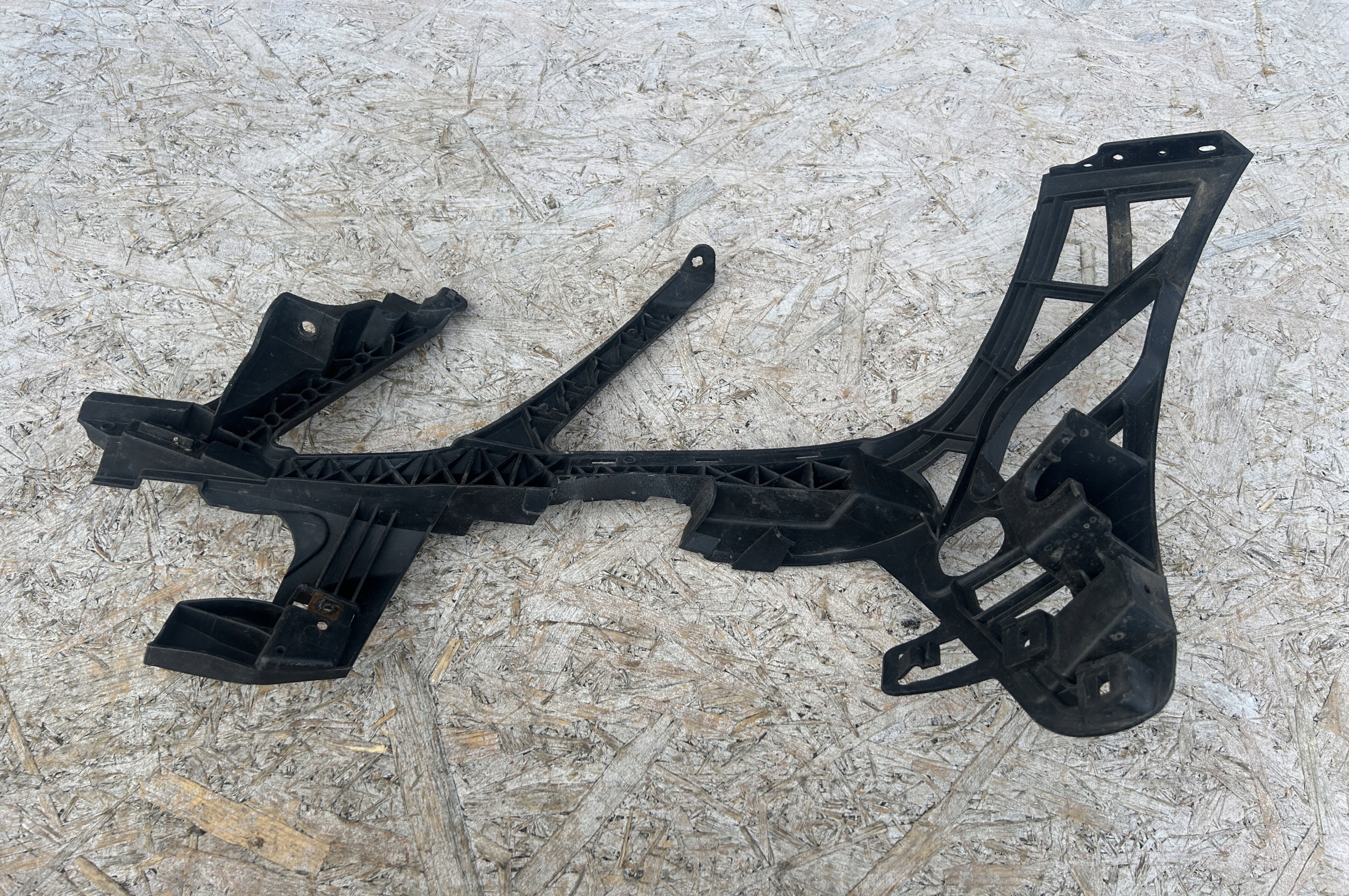 bumper bracket right front MERCEDES E-KLASA 212 AMG A2128852265