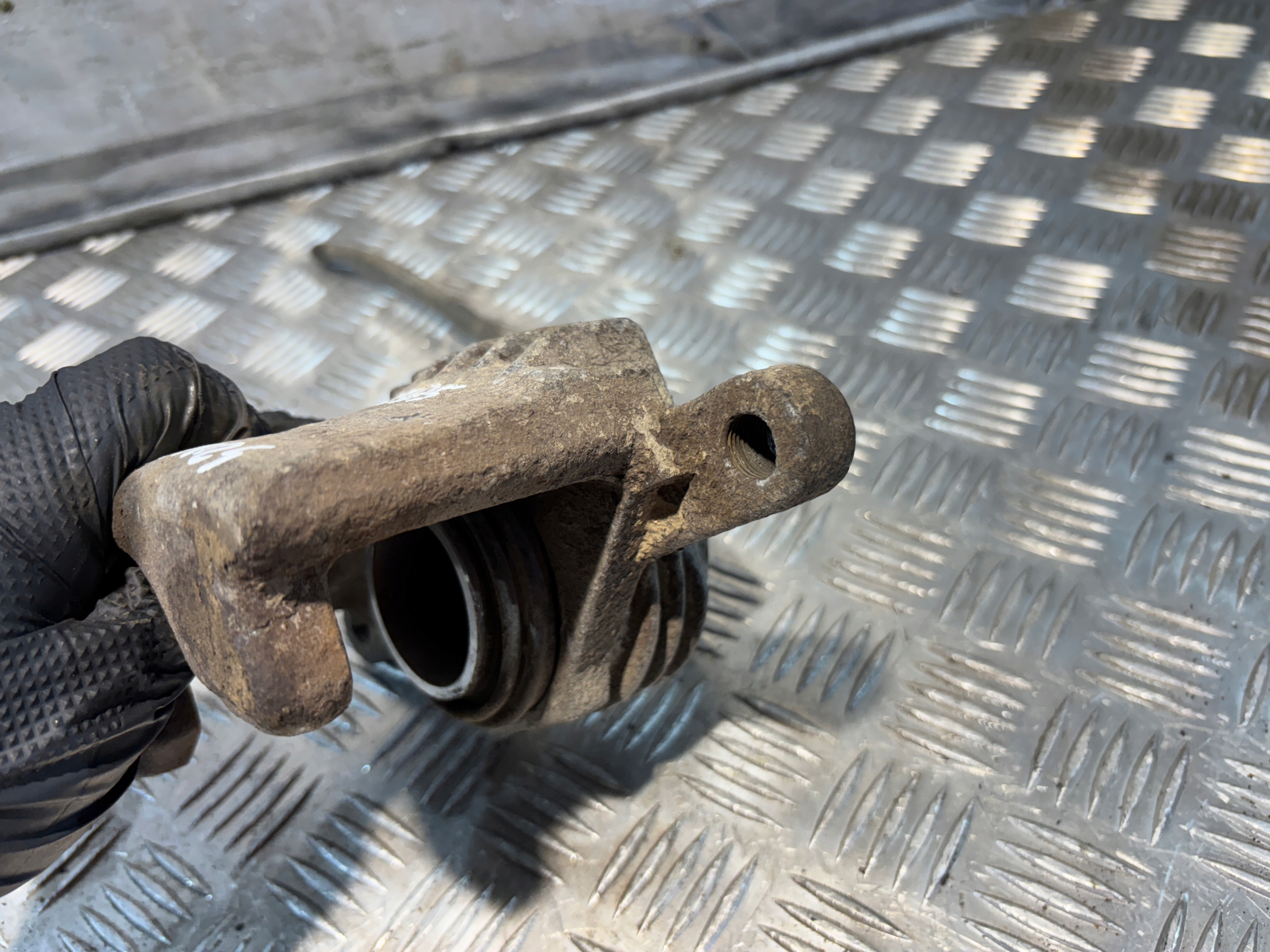 caliper brake left front KIA SPORTAGE and 2.0 16V 94KW