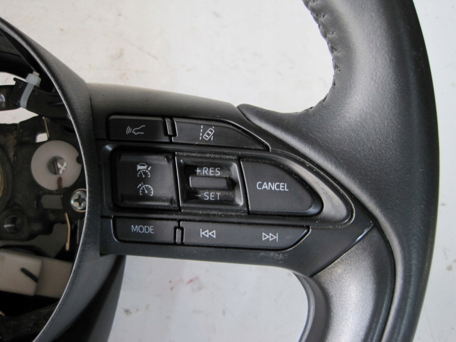 lenkrad TOYOTA YARIS CROSS