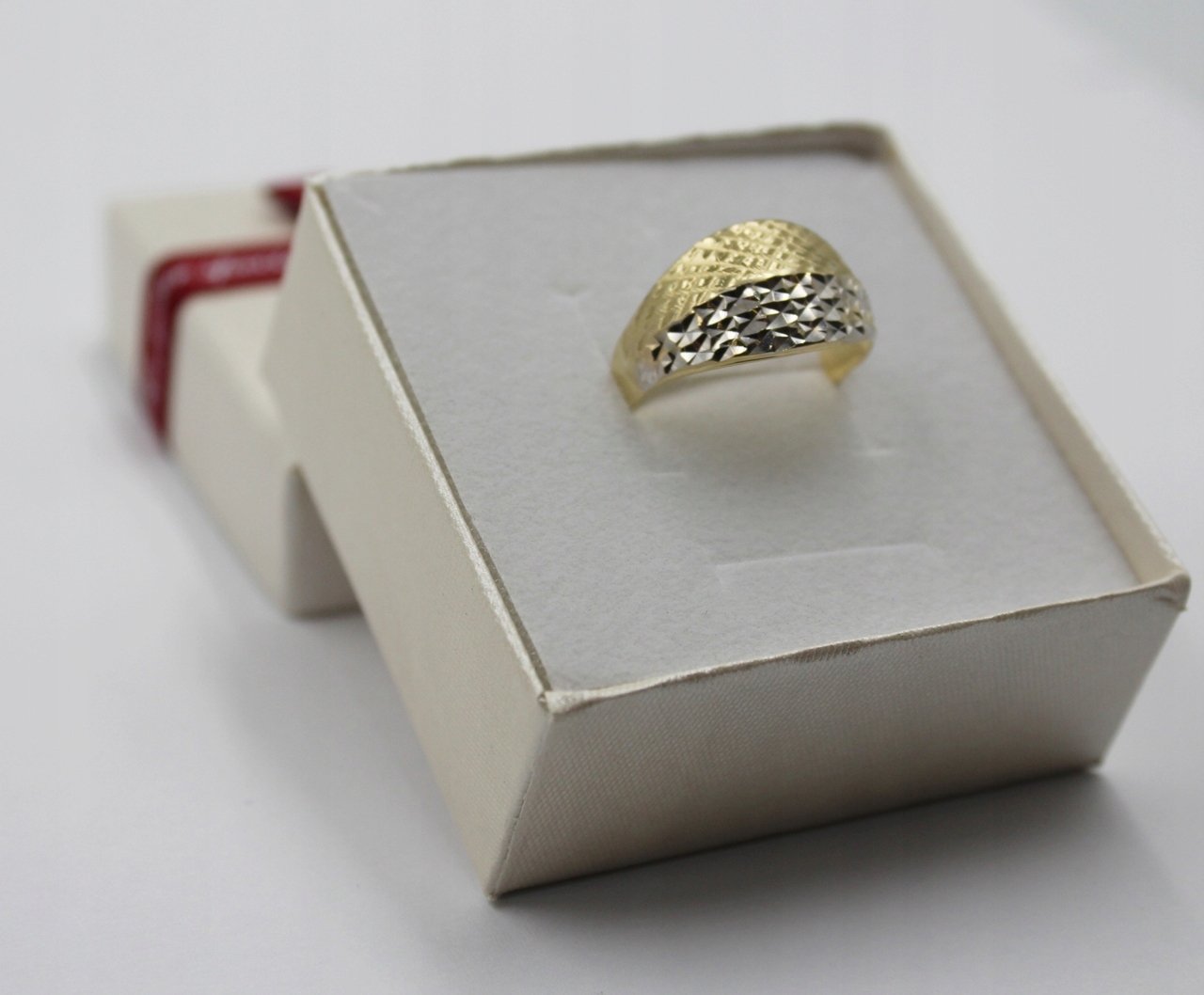 PIERŚCIONEK DWA RODZAJE ZŁOTA 585 1,50G R24 Marka Inna marka