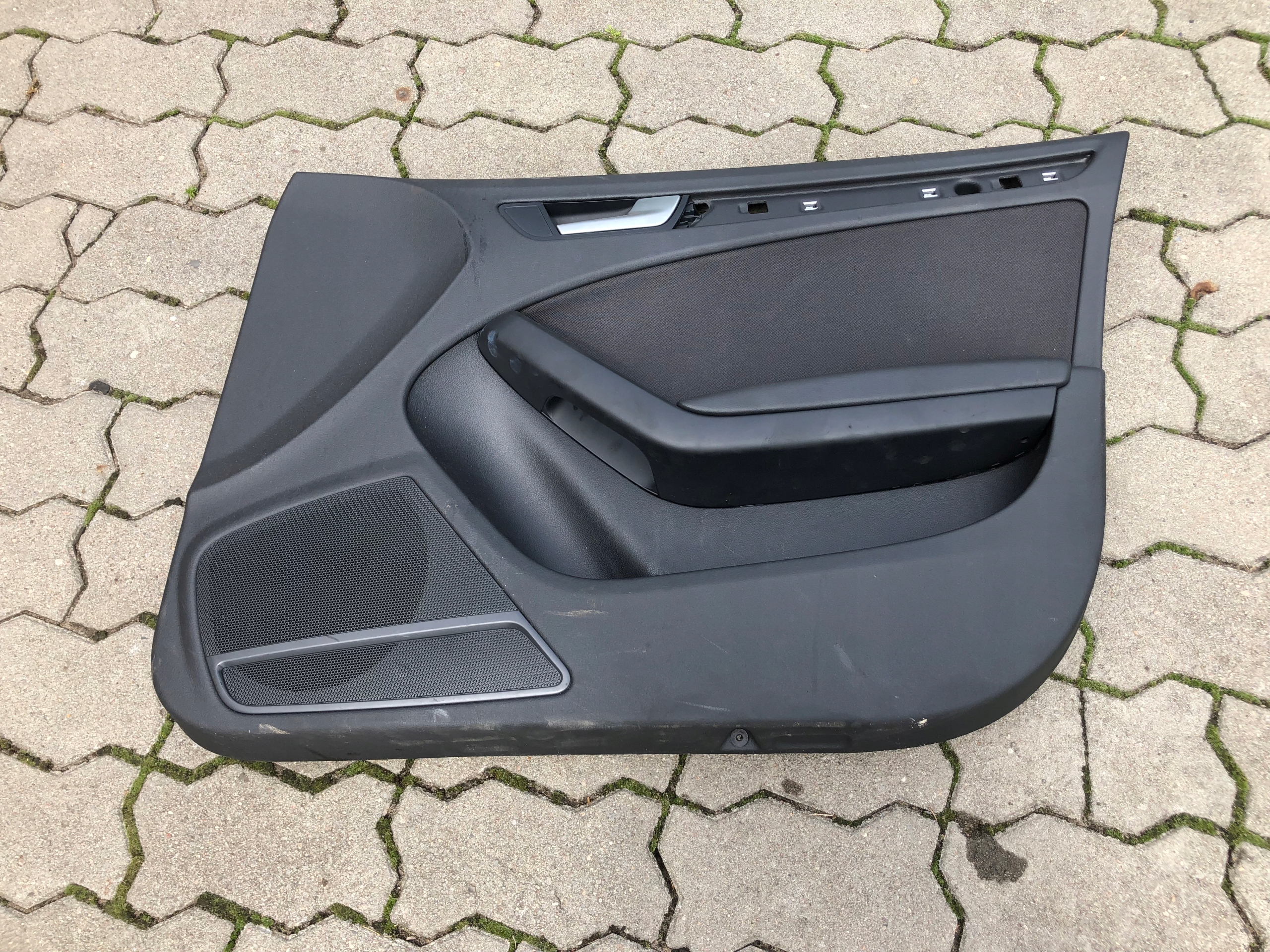 AUDI A4 B8 LIFT side upholstery right front 0407