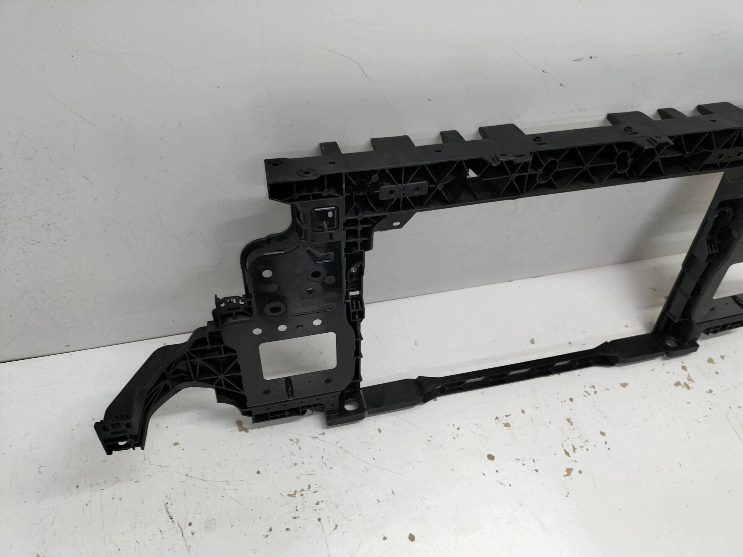 support panel for radiators pillar iron front KIA EV3 QV 24- niezakuty u gory