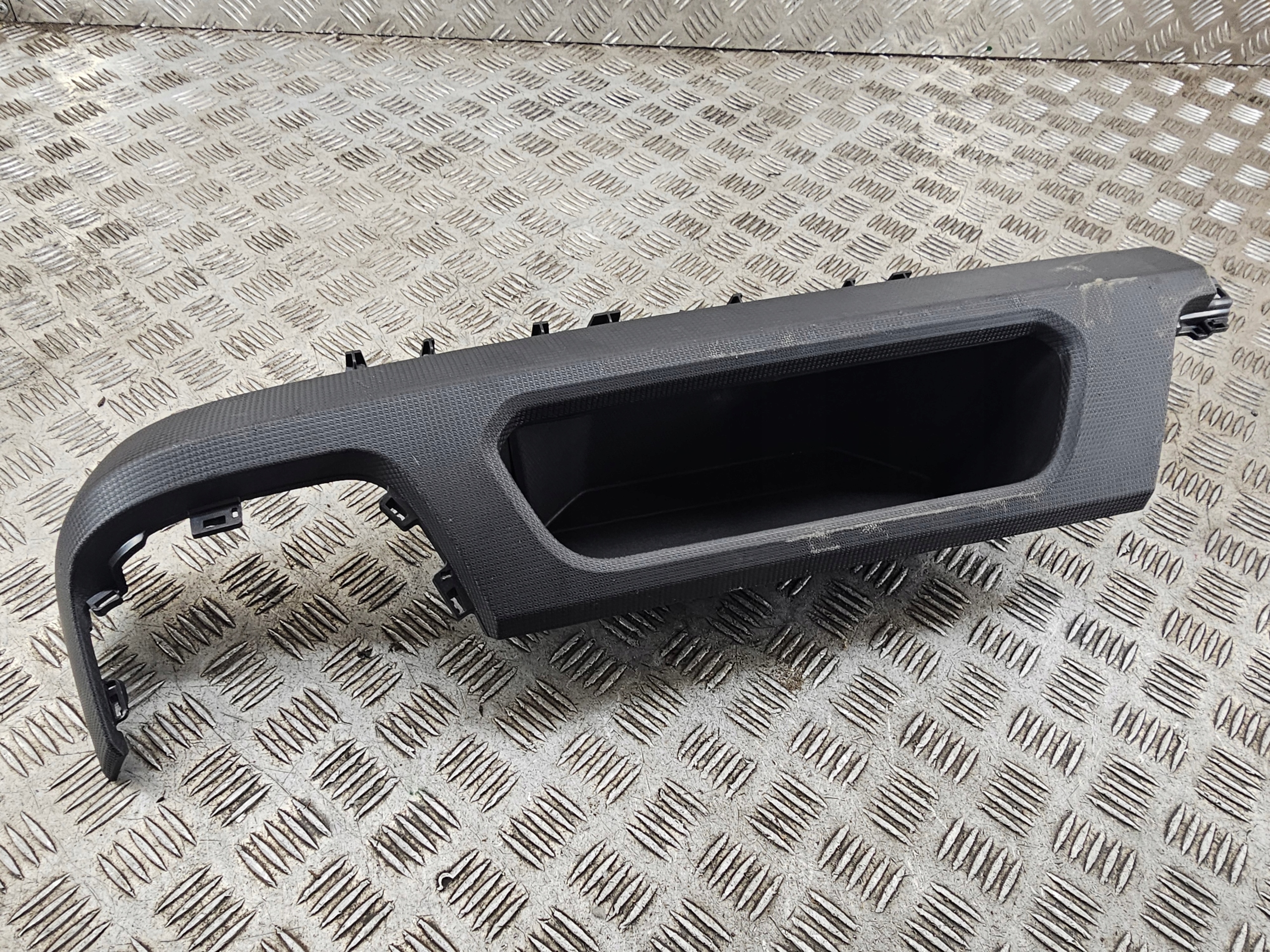 TRAFIC VIVARO TALNETO III B passenger compartment cover 683103911R