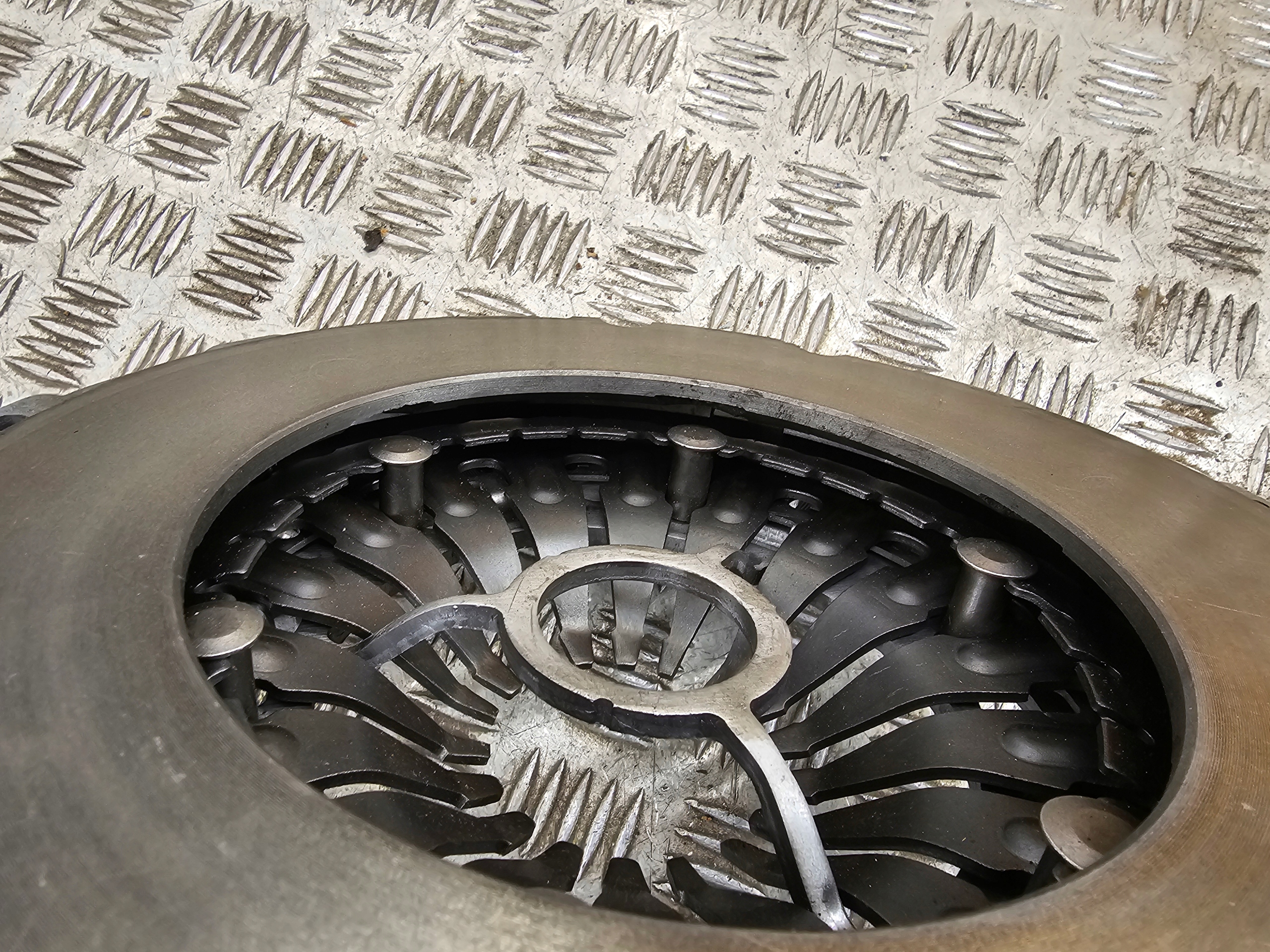 Sachs 3082 634 062 Disque dociskowa Embrayage 1864634462