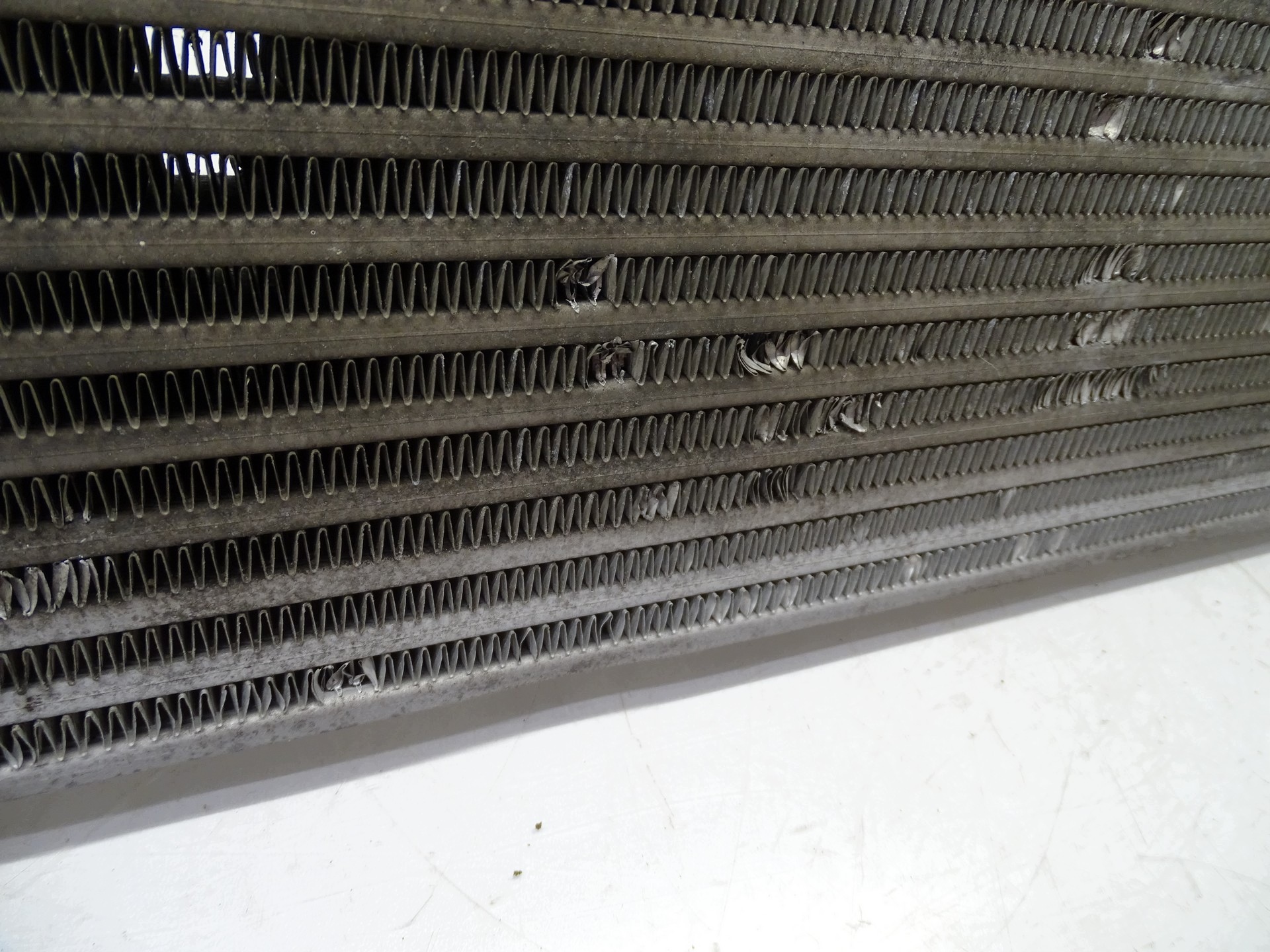 Kühler luft INTERCOOLER JAGUAR XJ X351 AW93-9L440-AA