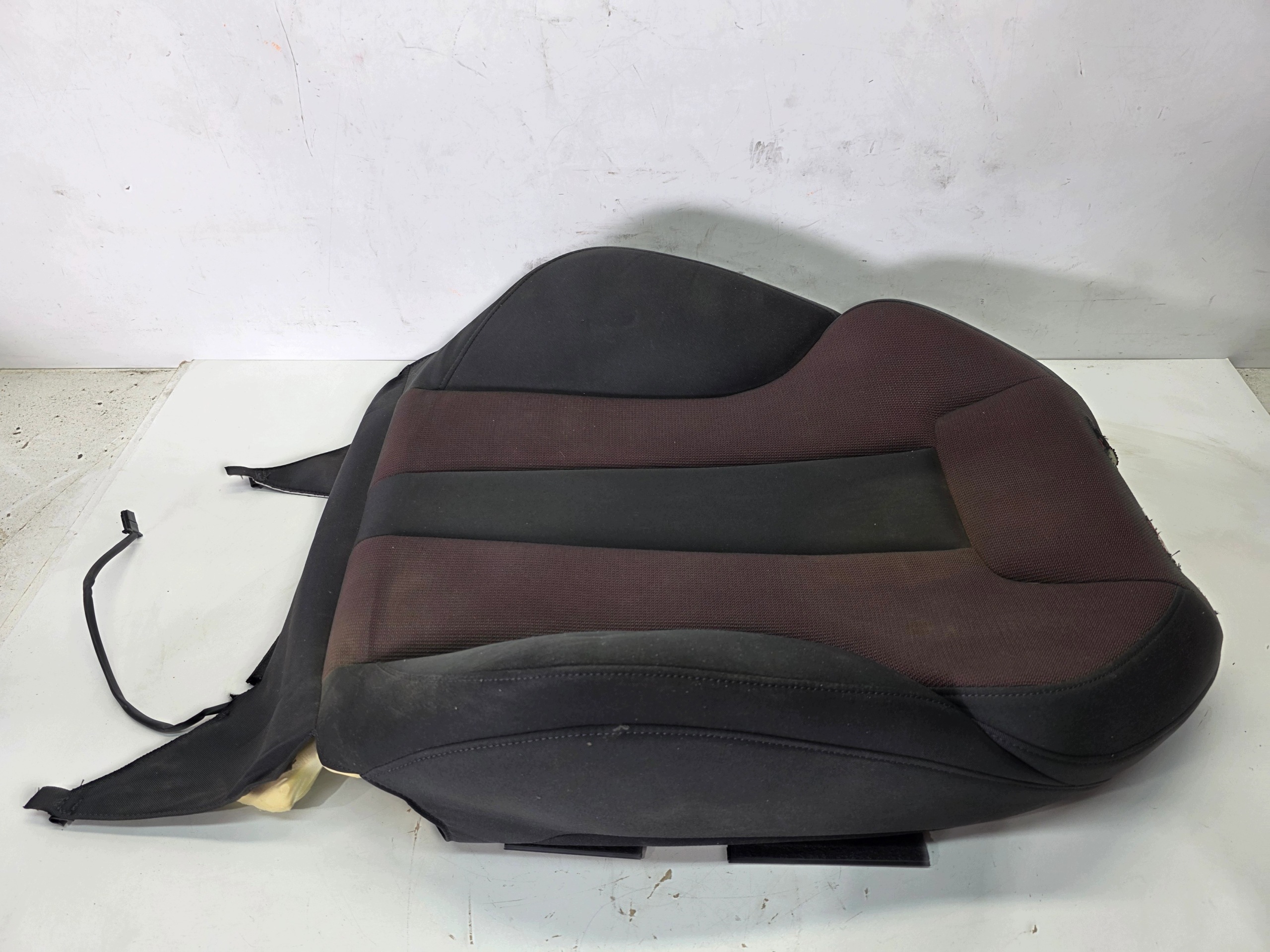 MATA GRZEWCZA SITZ links oder rechts OPARCIE AUDI A4 B9 8W0963557B