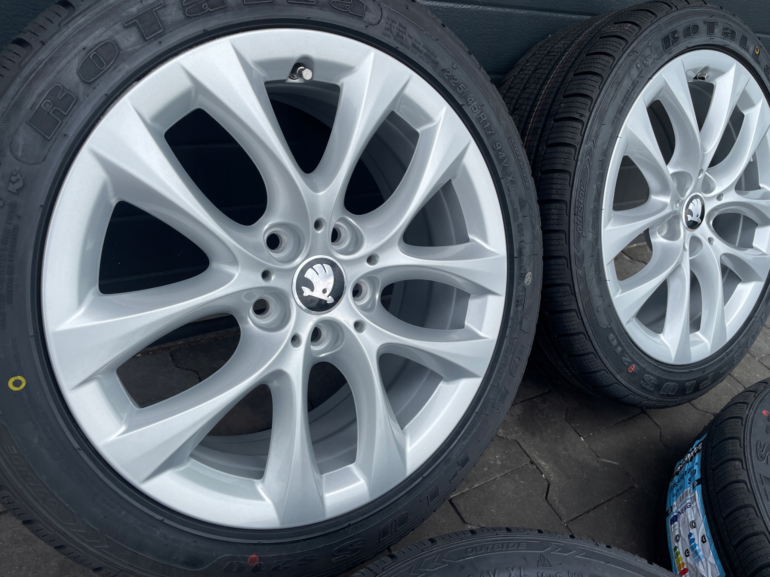 SKODA OCTAVIA II III КОЛЕСА ЗИМНИЕ 2255r17 ROTALLA