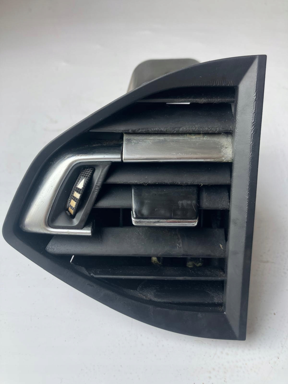 grid air conditioning devices left central PEUGEOT 308 T9 1303145XZD
