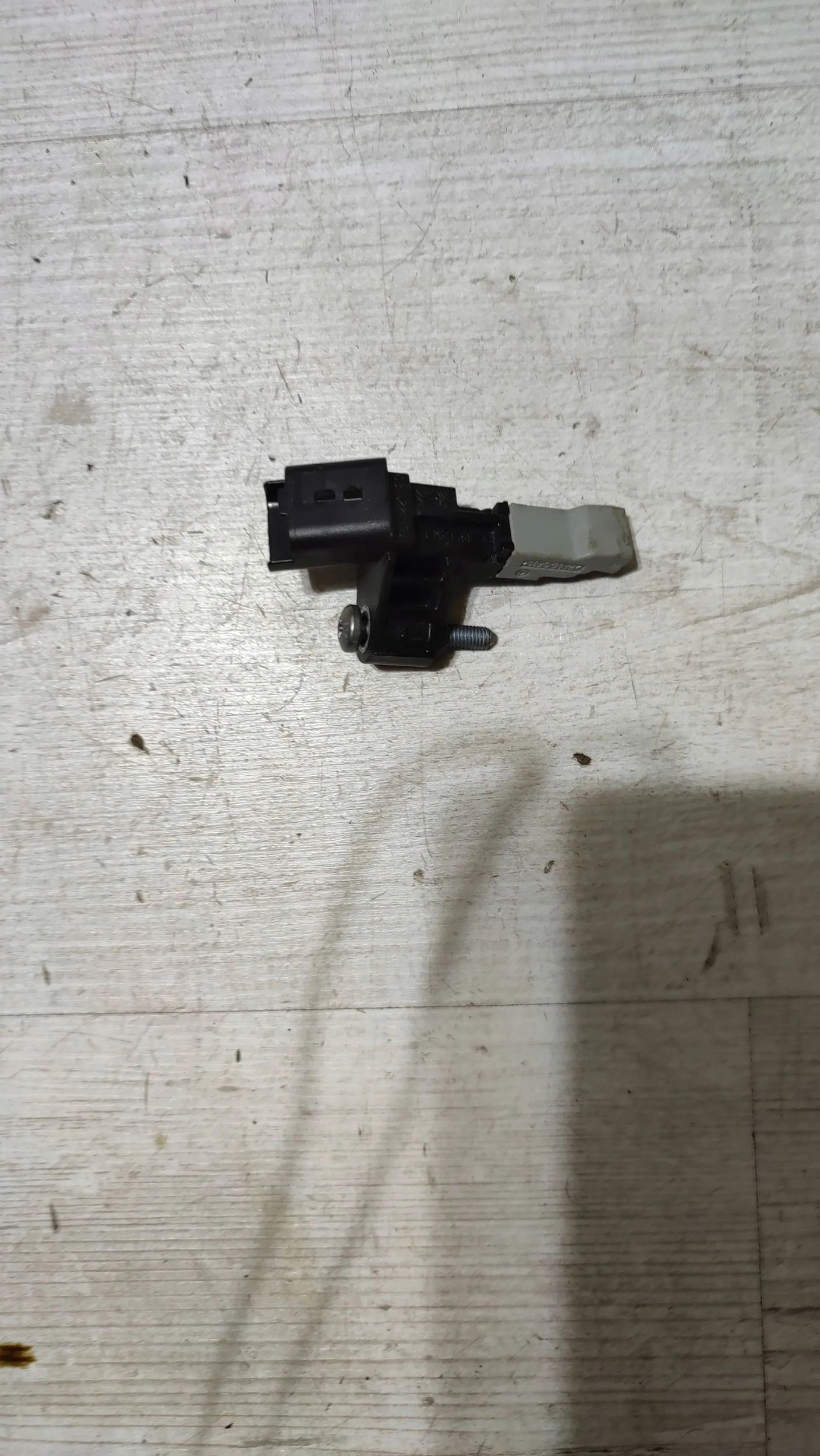 Peugeot 208 II 23r 1.2 crankshaft position sensor