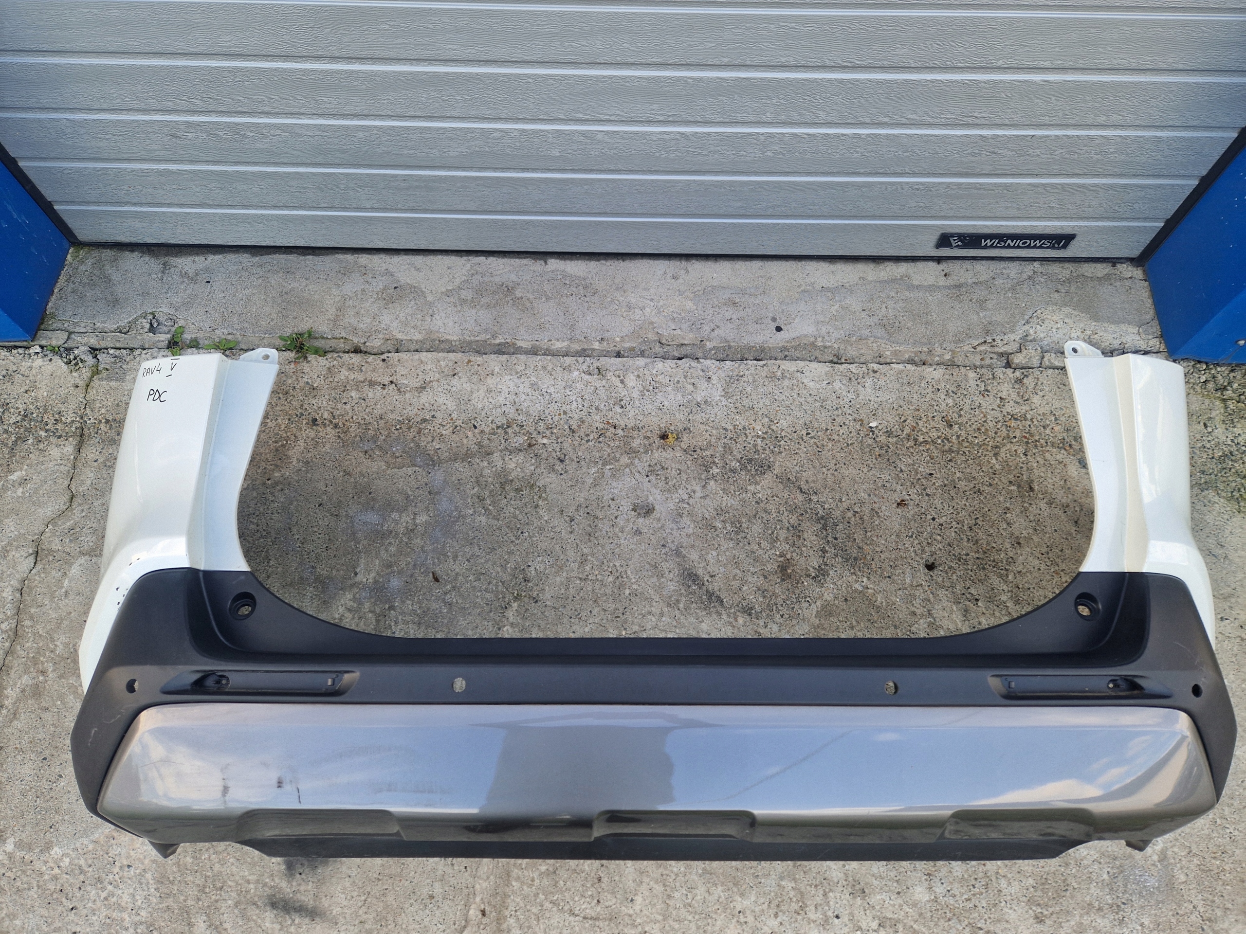 Rav4 V 19- Zderzak Tył tylny PDC