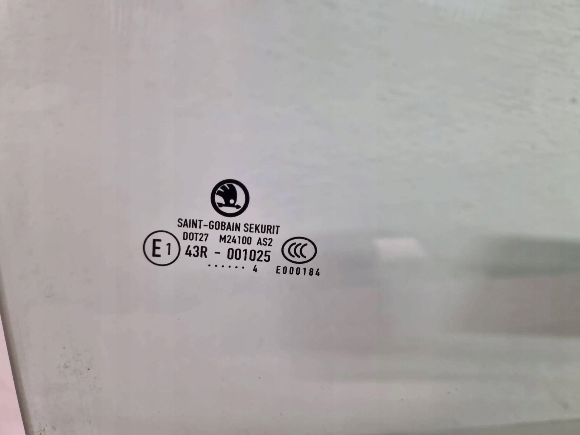 window door rear part right side Skoda Superb 2 facelift 3T 2014 3T5845206