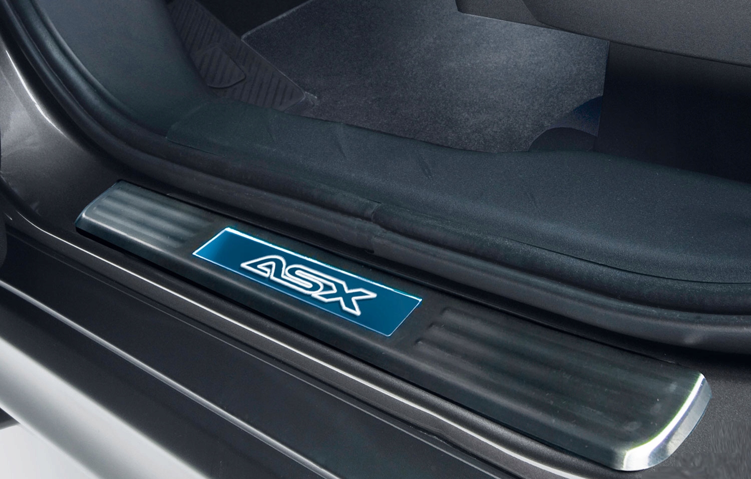 PODSWIETLANE NAKLADKI PROGOWE