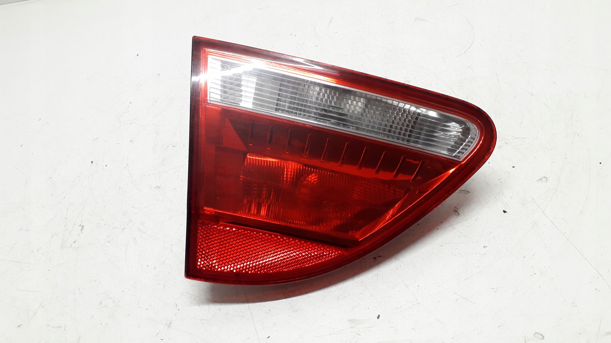 SEAT EXEO 08- LAMPA LEWA TYŁ W KLAPE 3R5945093B