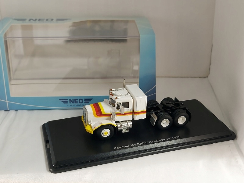 Neo 1:64 Peterbilt 281 Sbfa Needle Nose 1971 white 64070