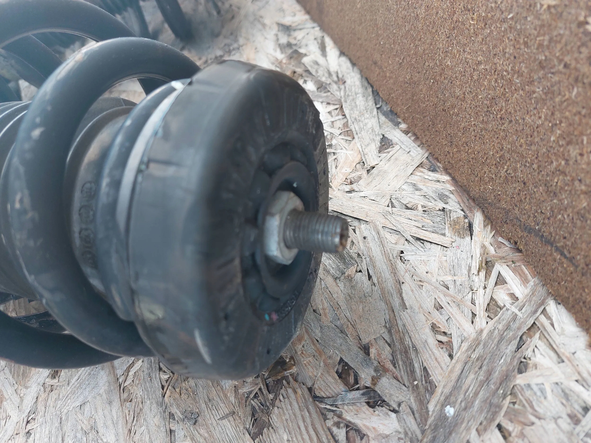 shock absorber front left Chevrolet Orlando
