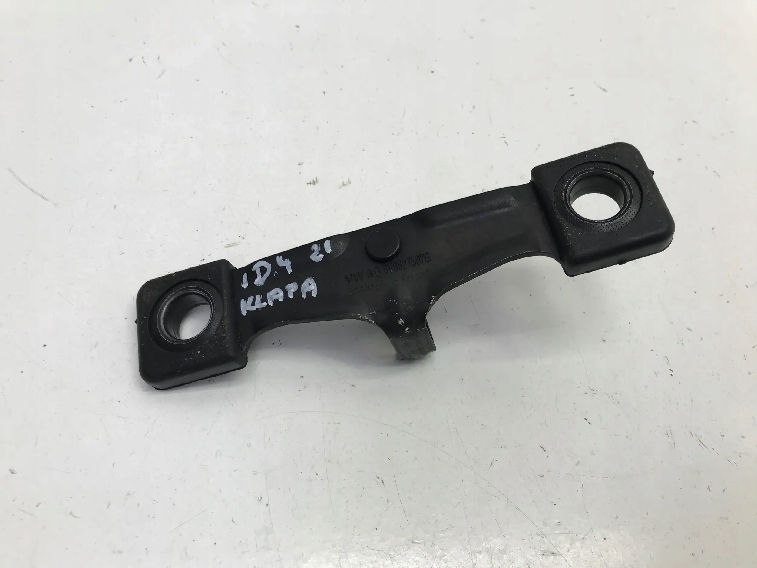 VW ID.4 ID4 ID.5 Q4 E-TRON FORMENTOR RS6 A3 RYGIEL ZAMKA KLAPY 8V0827507G Stan opakowania zastępcze