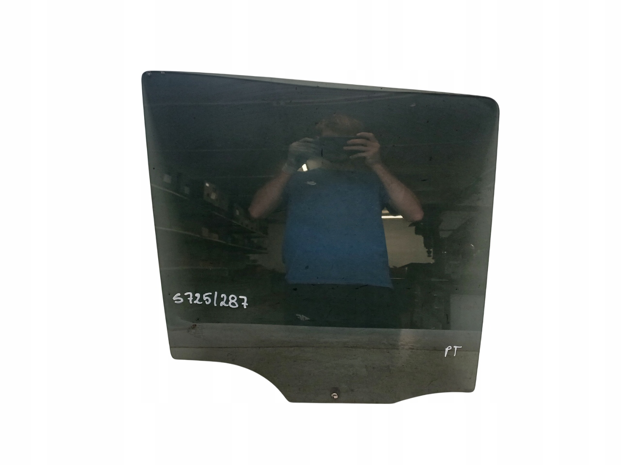 MERCEDES ML W163 LIFT 01- SZYBA PRAWY TYŁ A1637351610