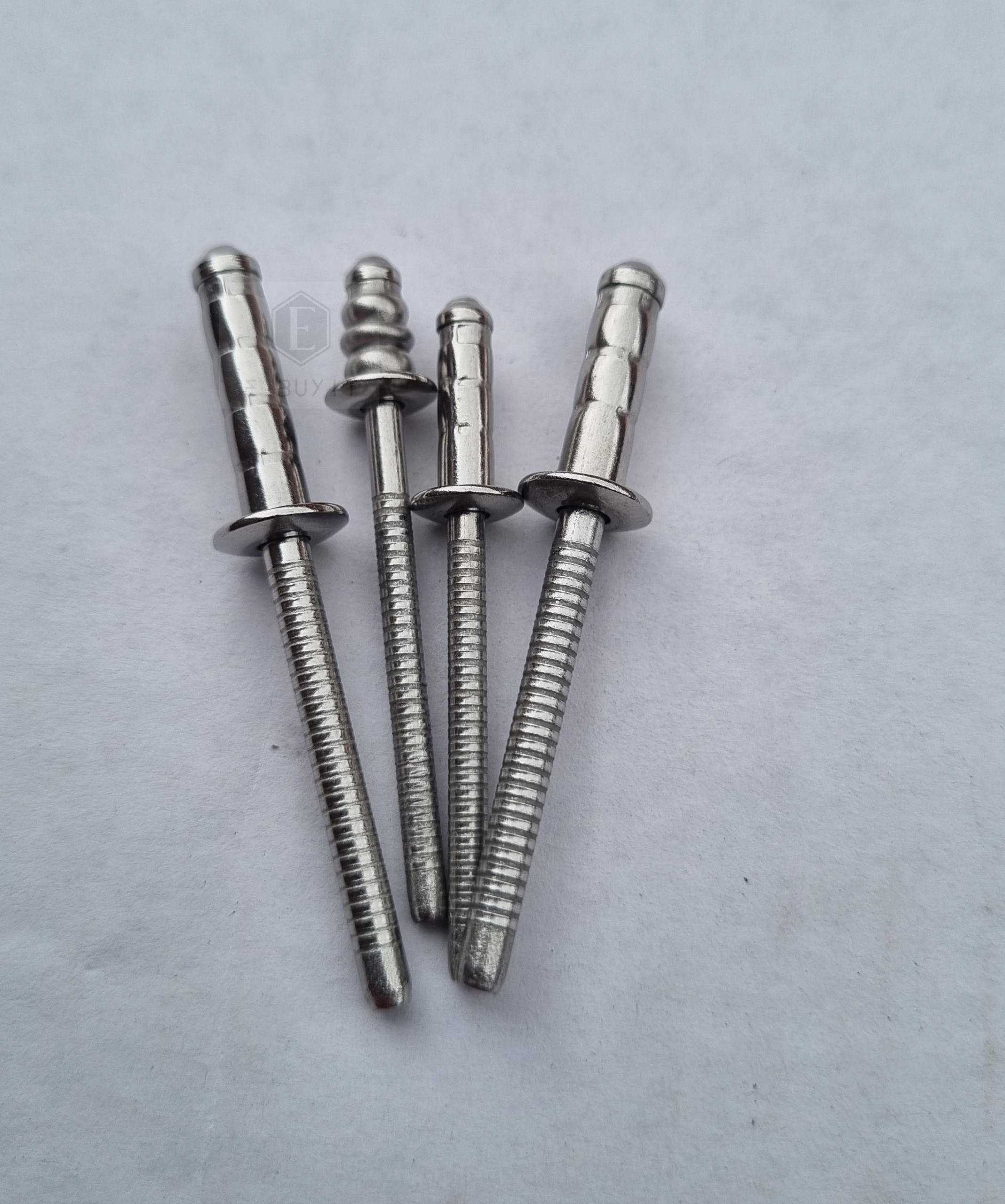 

Nity z Stali nierdzewnej A2 stainless steel 4.8x15