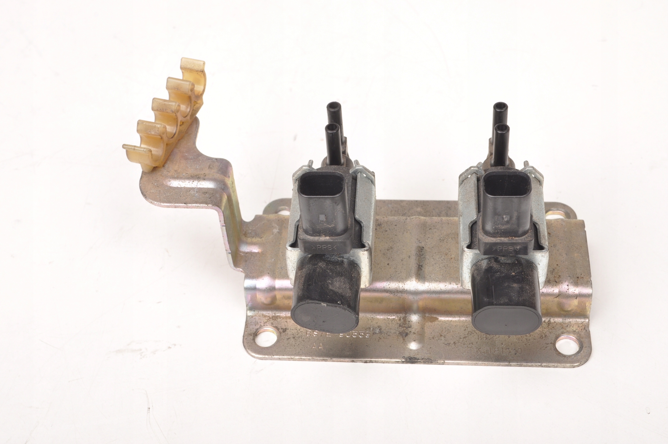 ФОКУС MK2 2.0 16V ВАКУУМНЫЙ КЛАПАН BS7E-9J559-AA