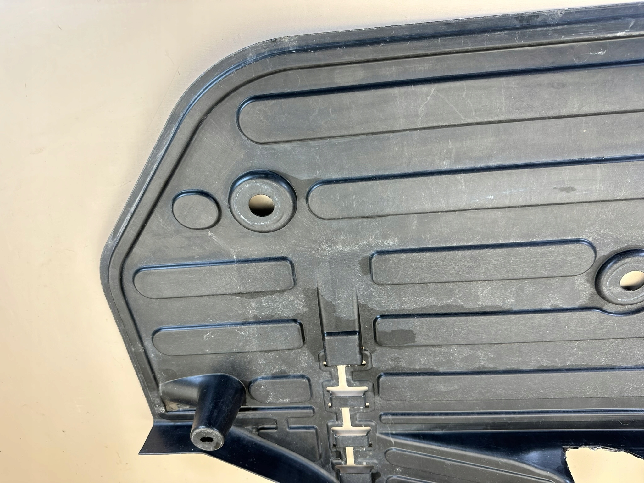 VOLVO XC90 2 II 14R- OSŁONA PŁYTA PODWOZIA PRAWY PRZÓD PRAWA PRZEDNIA Numer katalogowy części 31353843