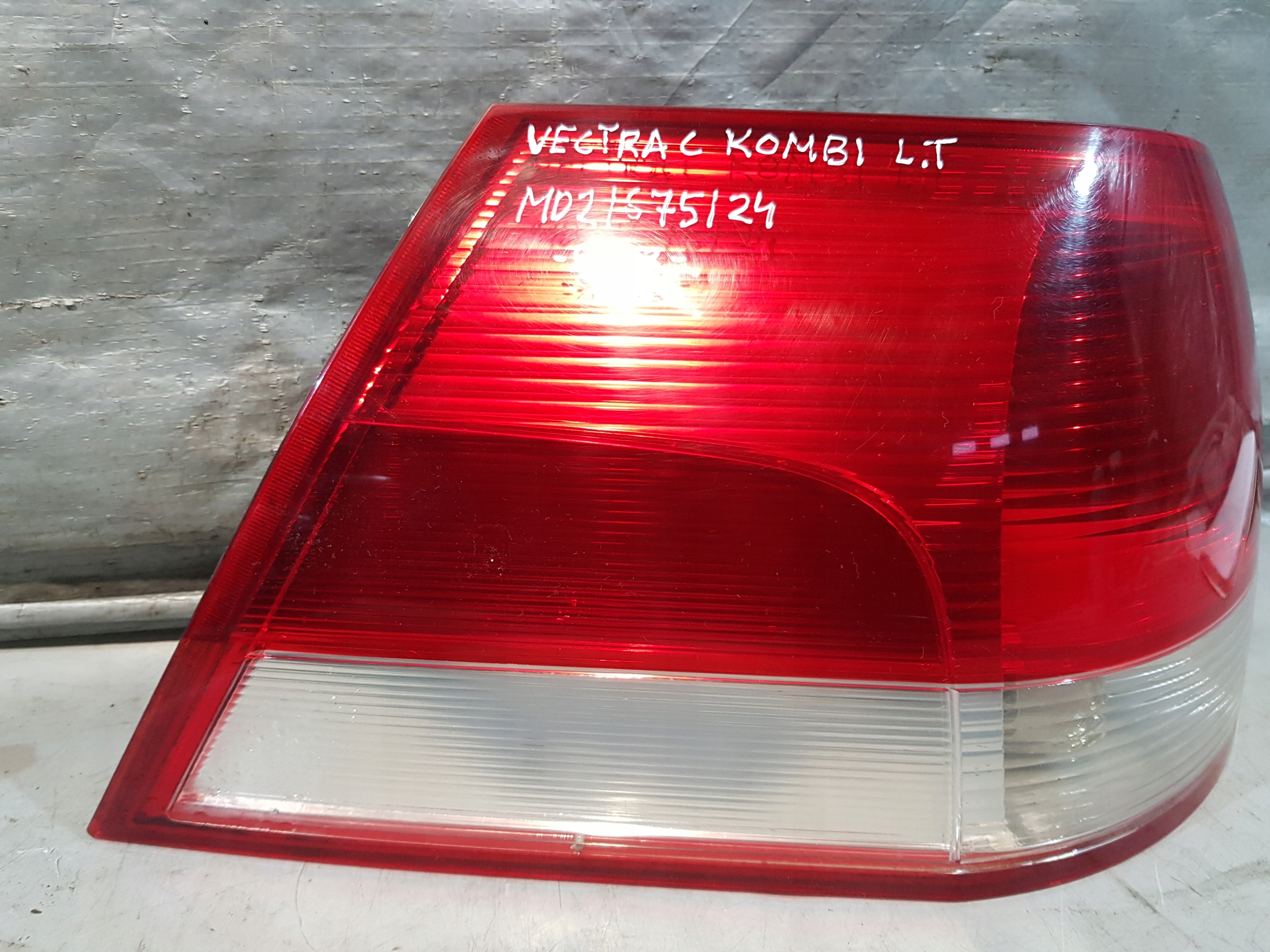 OPEL VECTRA C KOMBI light left rear 24469461 13184022