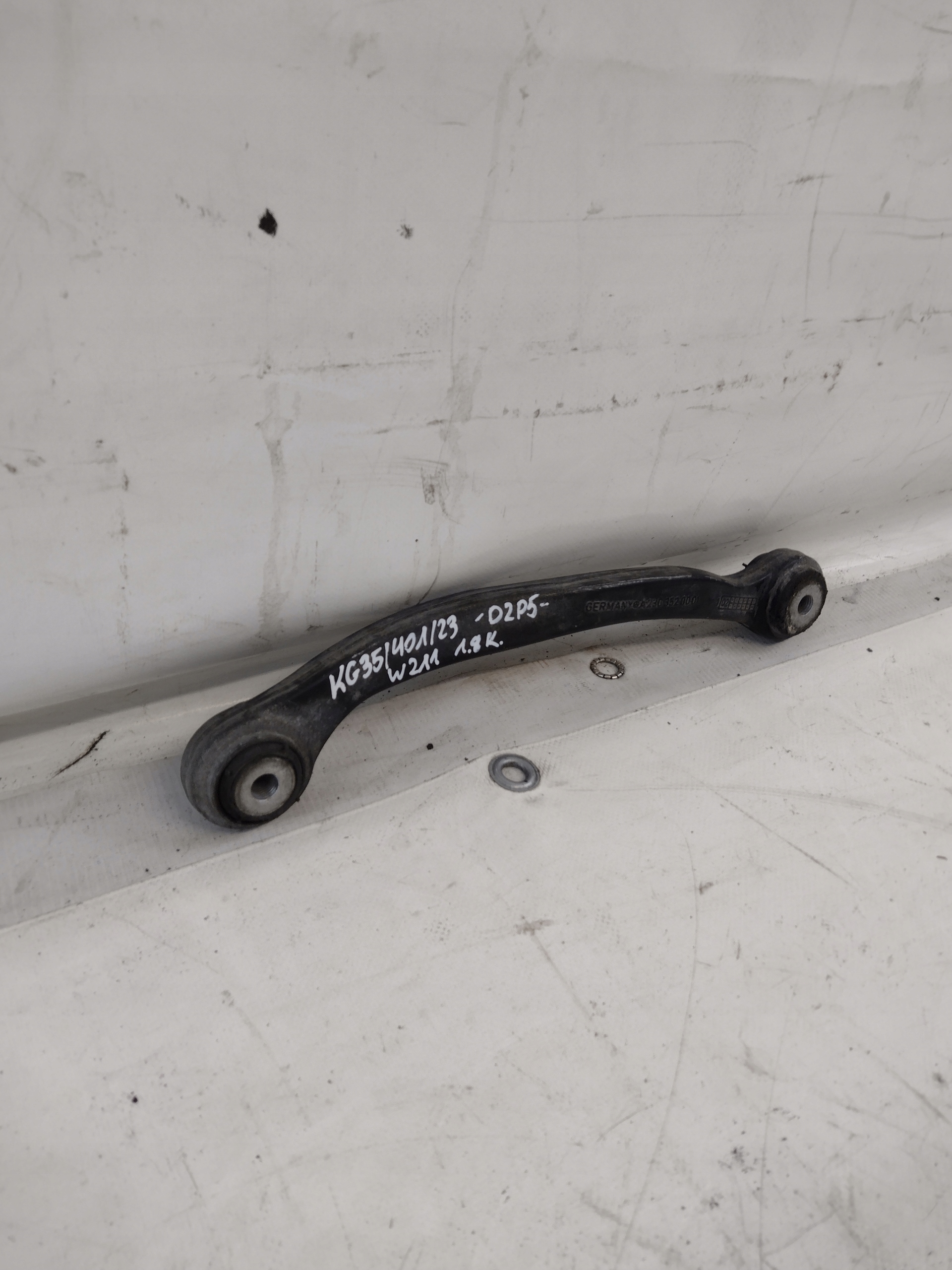 Querlenker links heck Mercedes W211 1,8K OE A2303520001