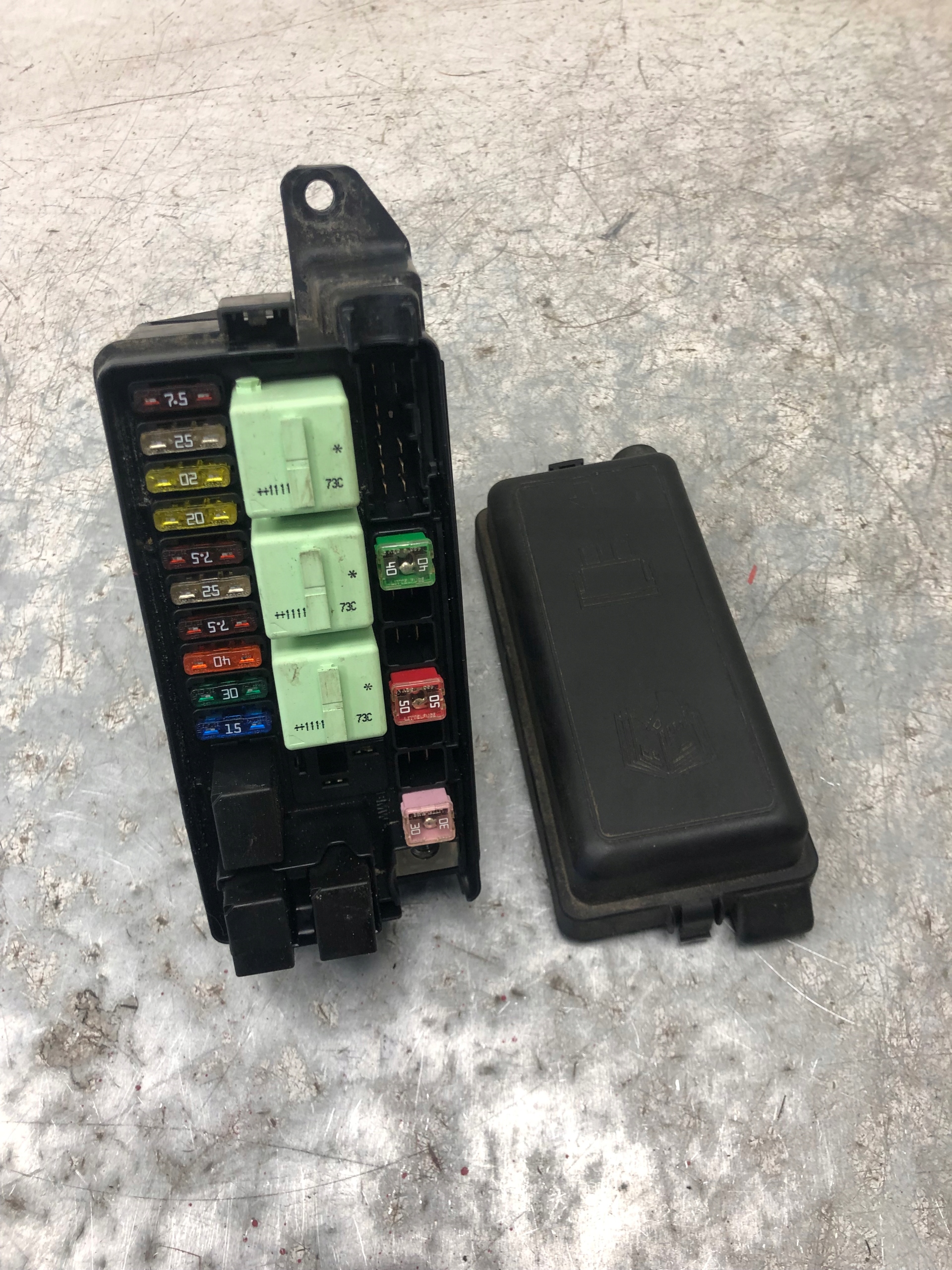 Module fusibles MINI R55 9240943