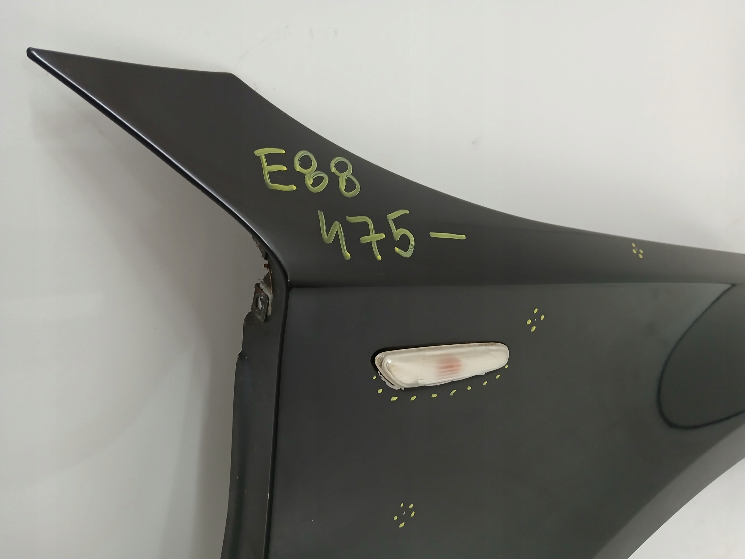 fender right front BMW E88 475 BLACK SAPPHIRE
