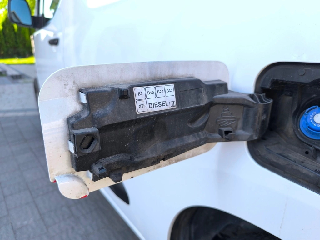 CITROEN BERLINGO IV PEUGEOT PARTNER IV KLAPKA WLEWU PALIWA KOLOR EWP Producent części Inny