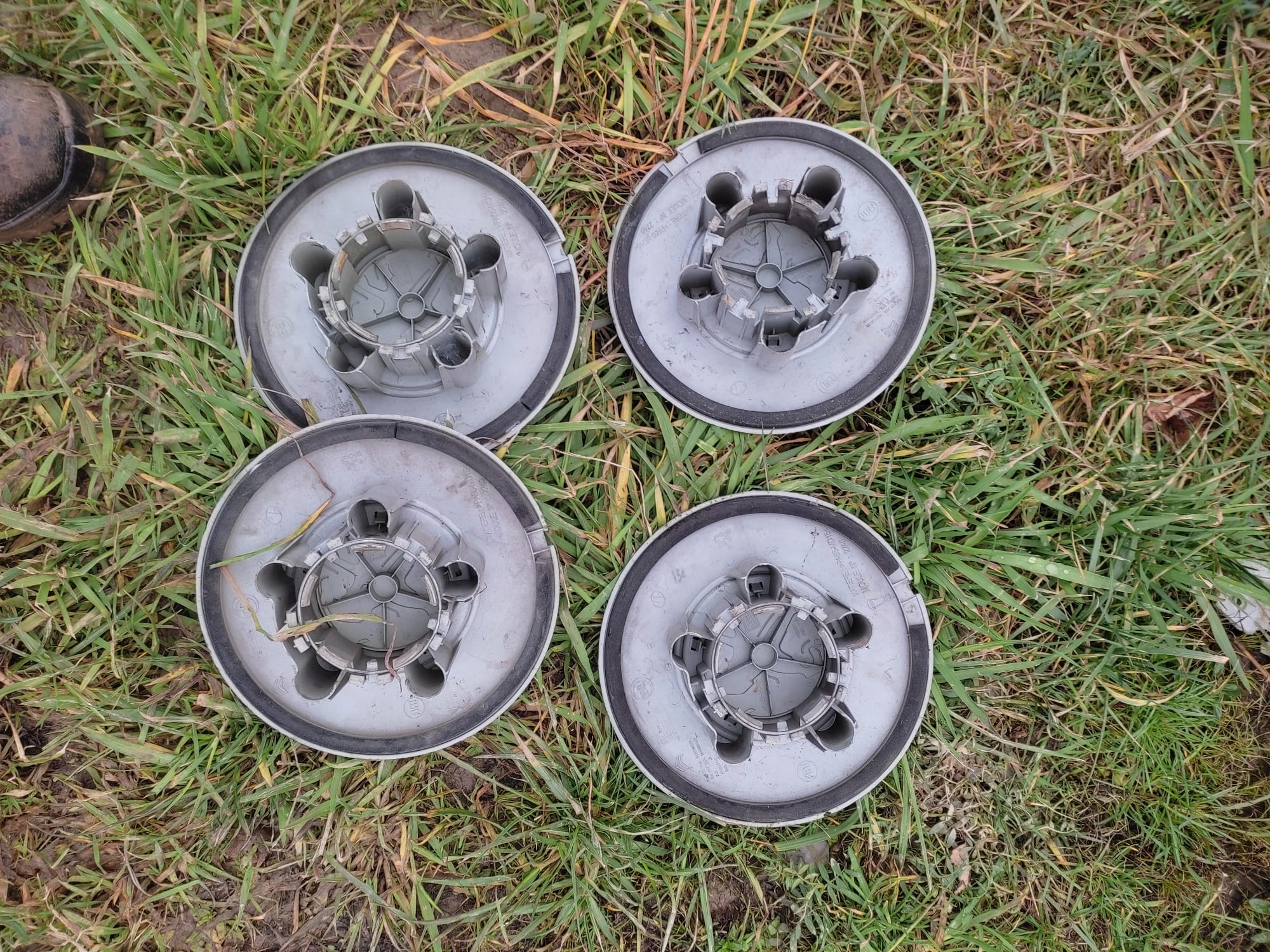 Dekle Dekiel kpl Peugeot Expert Partner 16" Producent Peugeot OE