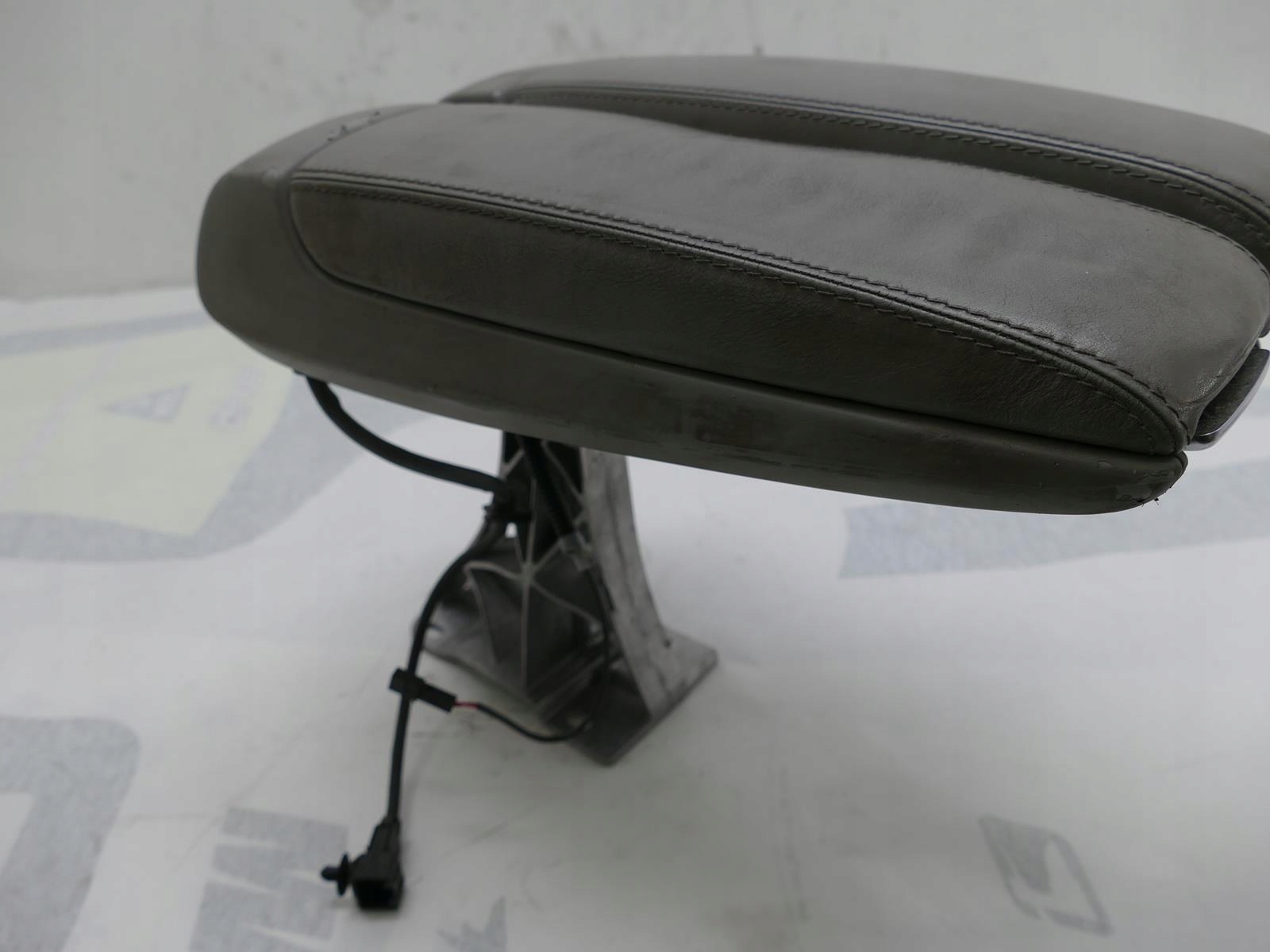 AUDI A8 D3 LIFT armrest TELEFON gray leather