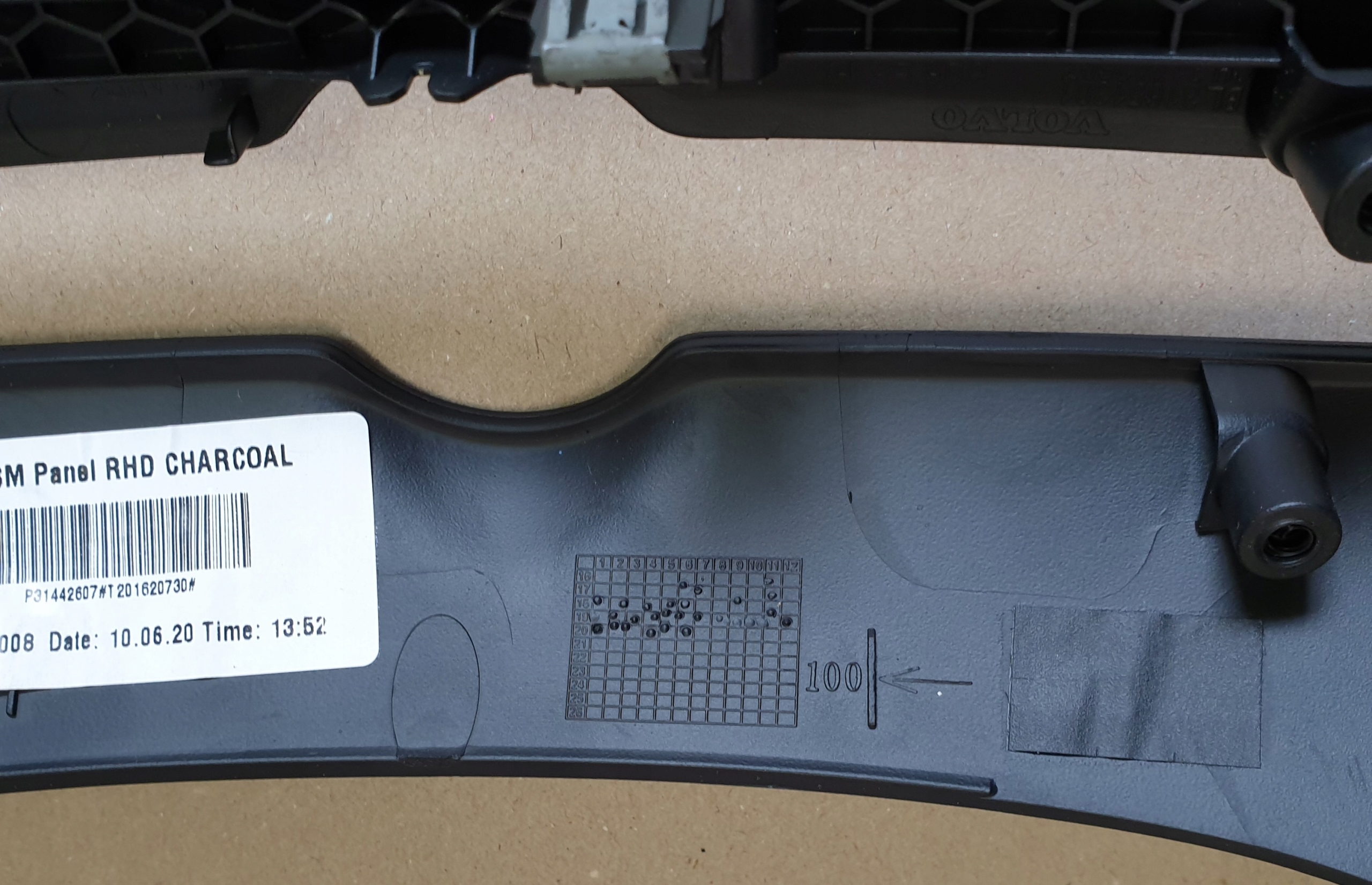 PANEL obal tapacír kryt RADIA předek VOLVO XC40 II OE