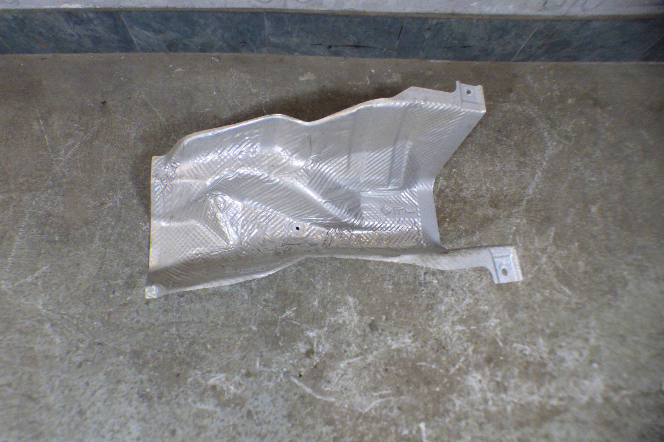 couverture thermique de l'échappement TOYOTA COROLLA XII E21 berline