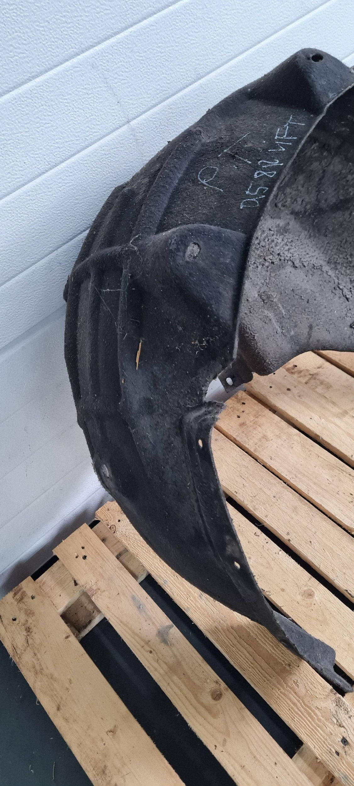 Q5 8R LIFT mudguard right right rear part MATERIAL 8R0810172C