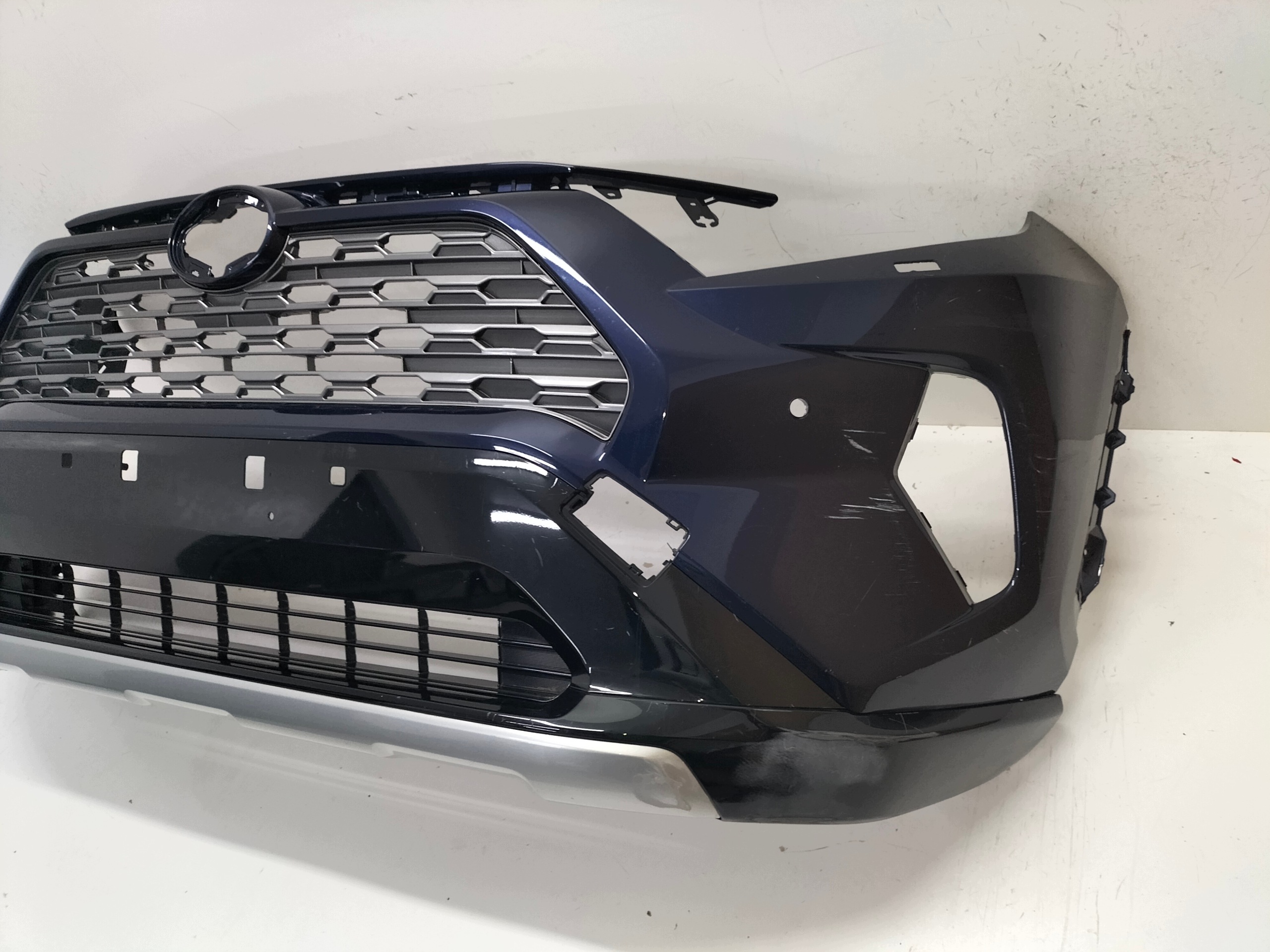front bumper front TOYOTA RAV4 RAV-4 V 18