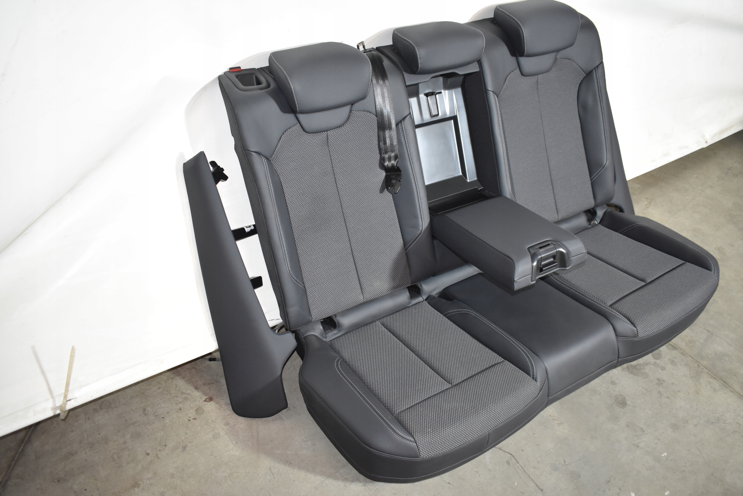 IDEALNE KPL. Seiten Sitz Sitze S-LINE GRZANE AUDI Q5 80A 24R. 1