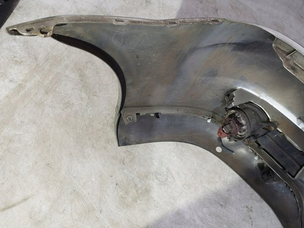 Toyota Corolla Verso II 2 nárazník predok predný