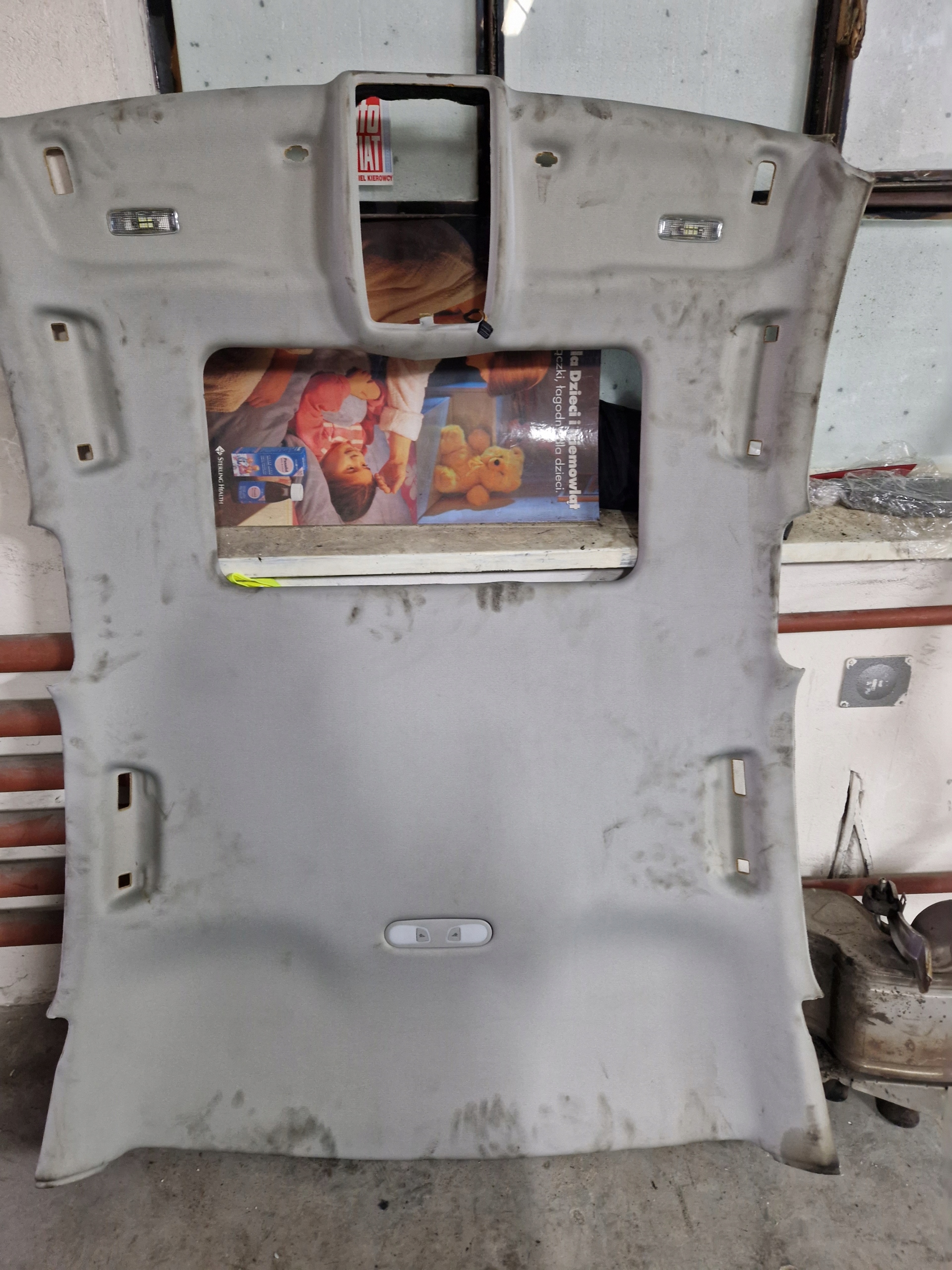 4G5867506A - AUDI A6 4g седан стелю під люком