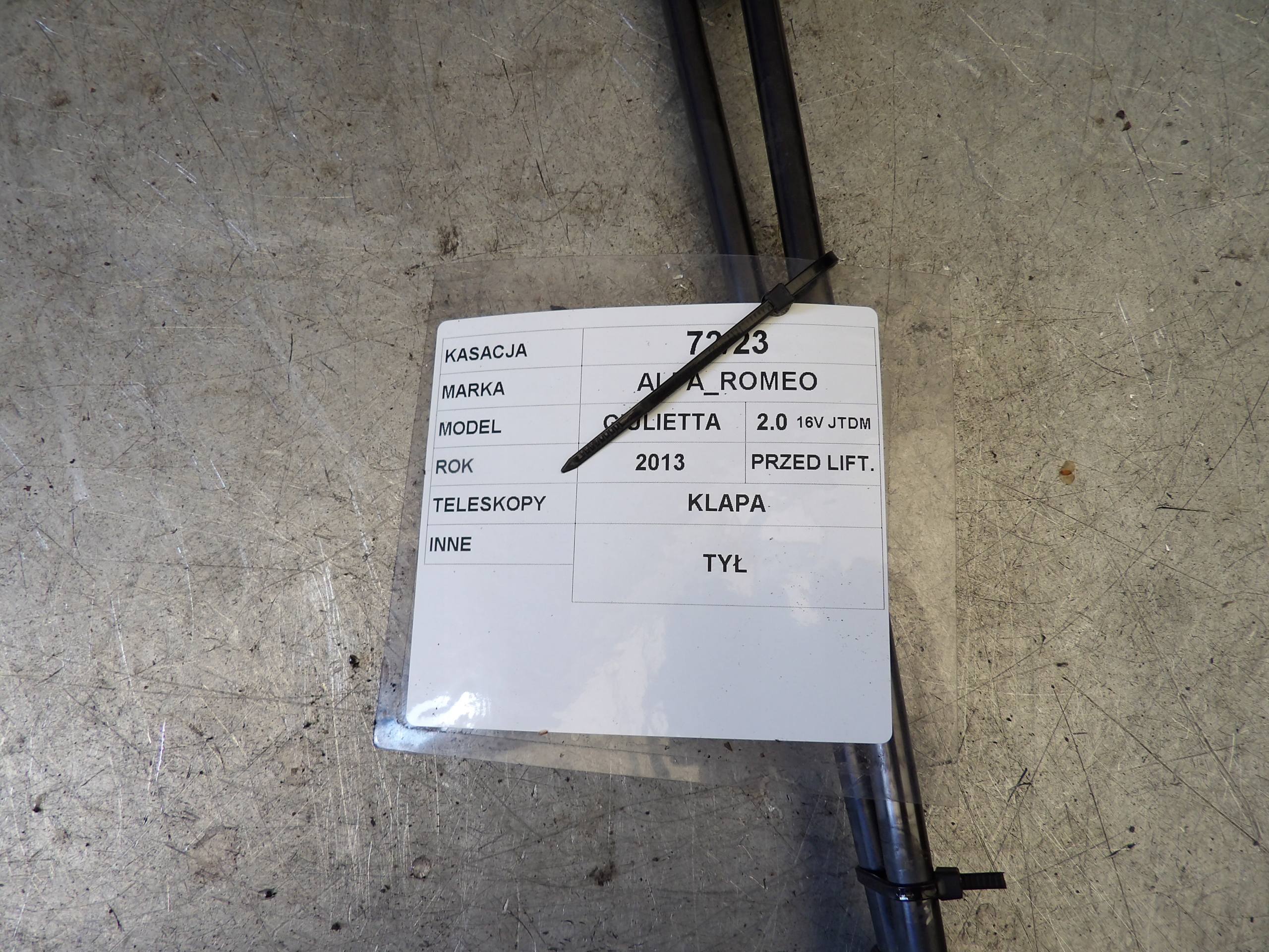 Teleskopy bonnet tylej Alfa Romeo Giulietta