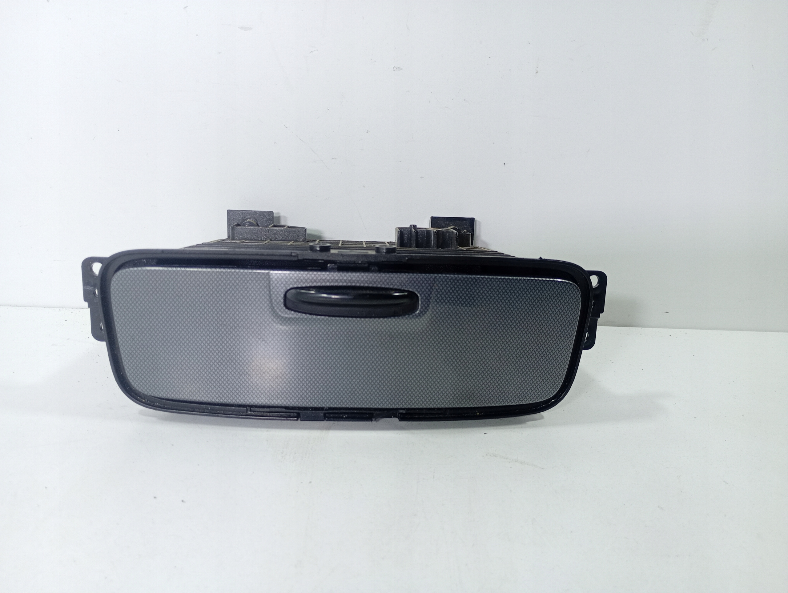 Hyundai Sonata V 5 04-09 passenger compartment