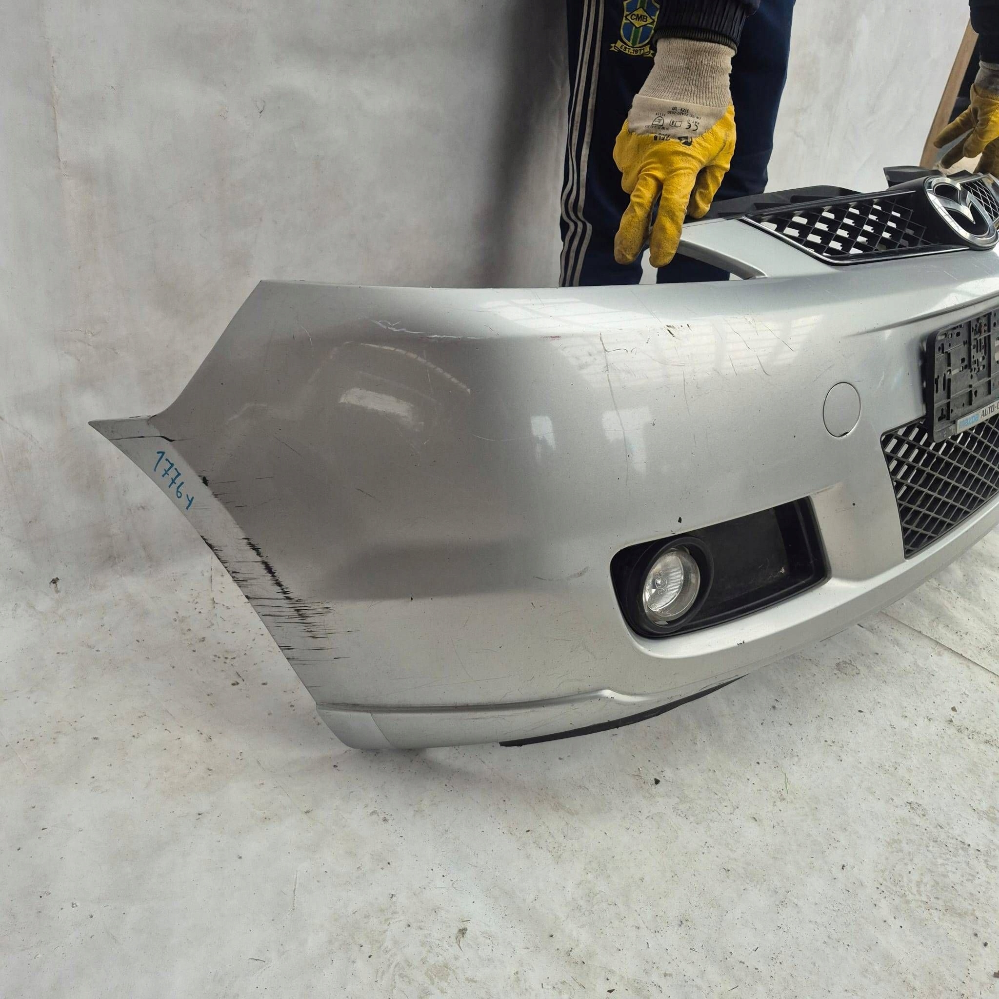 MAZDA 5 a 05-08 nárazník předek přední
