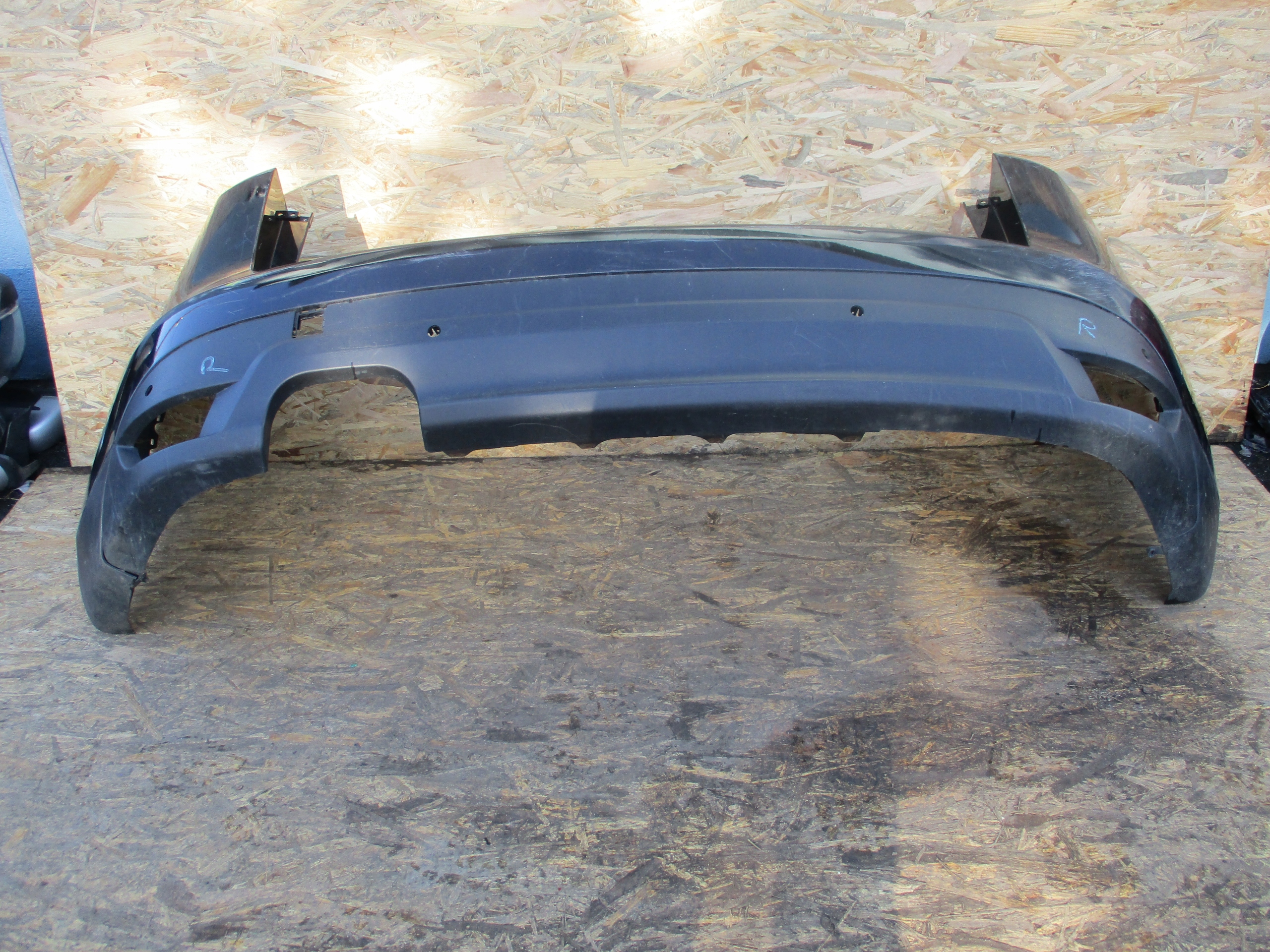 bumper rear part Jaguar F-Pace 16- X761 jeden exhaust pipe