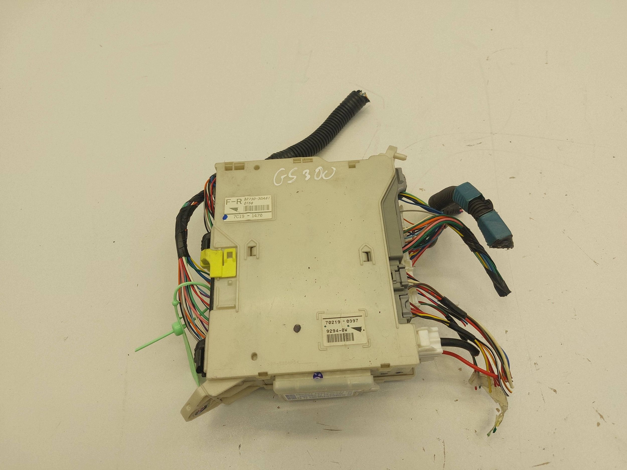 LEXUS GS 300 350 430 450H boîte à fusibles 82730-30A61