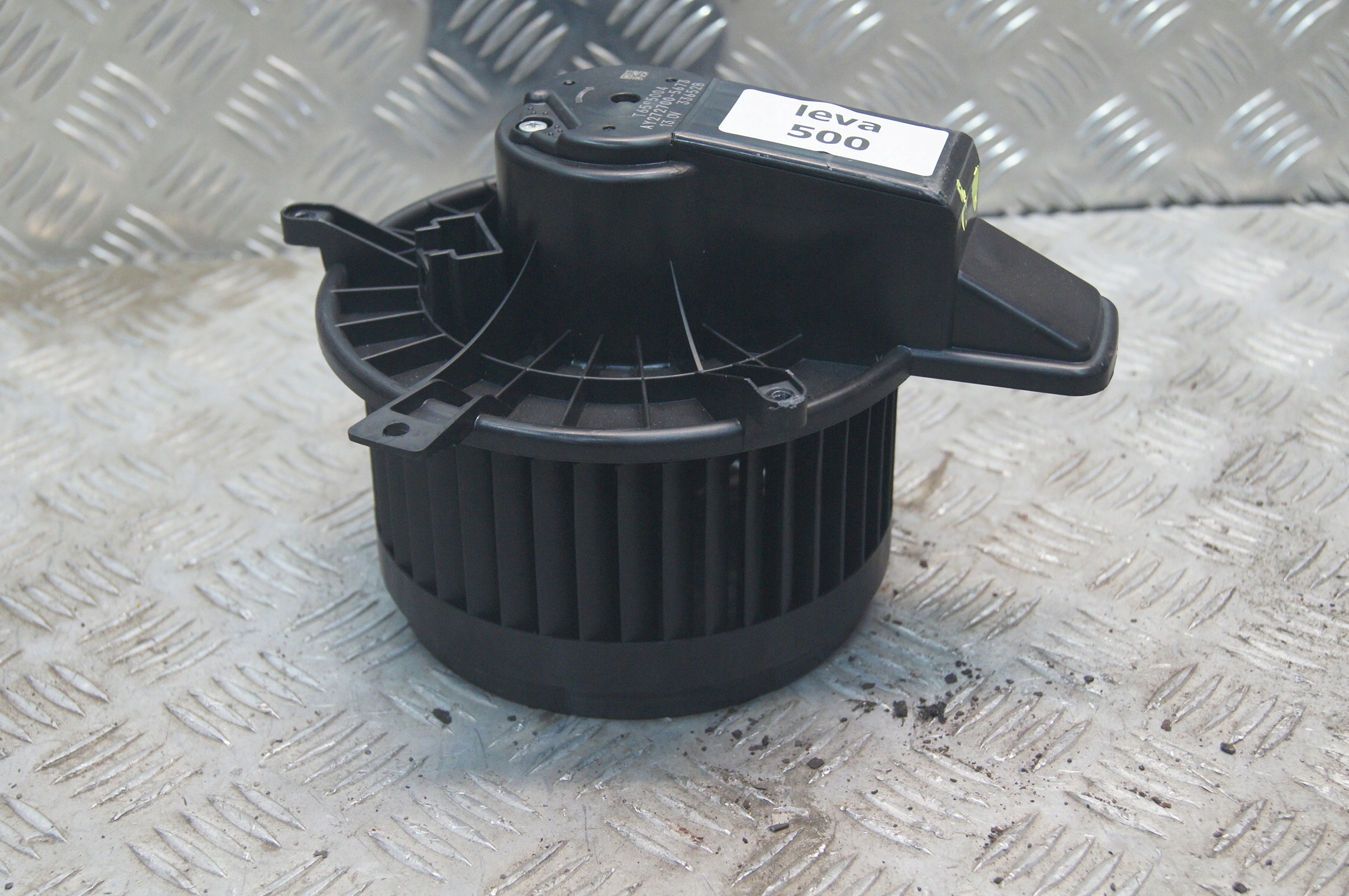 AY2727005673 - Maserati Levante Вентилятор